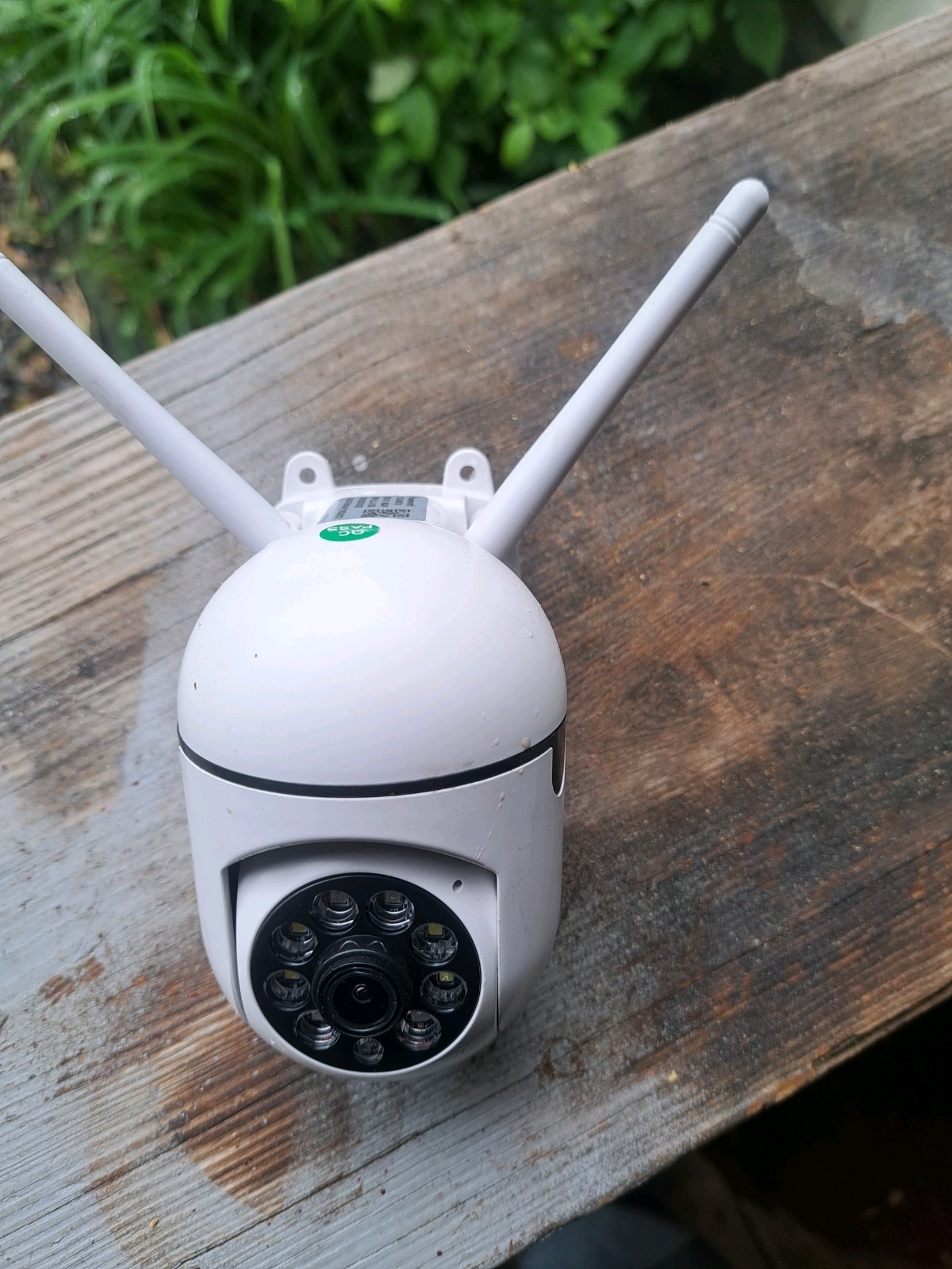 Wireless camera Mobile viewing control Motion detection Night vision
