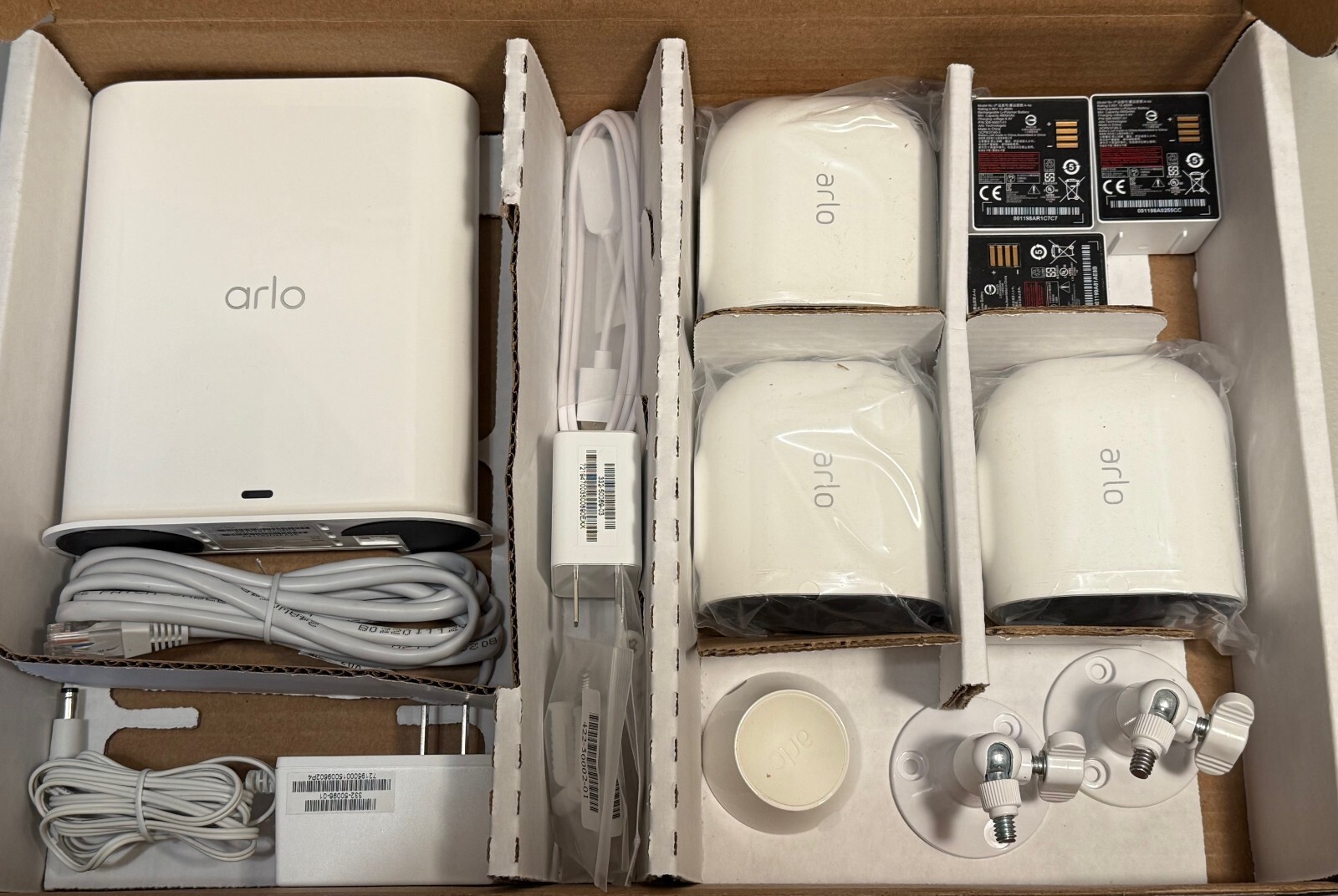 Arlo 4K Ultra UHD 3-Indoor/Outdoor Security Cameras VMS5340P-100NAS (White)