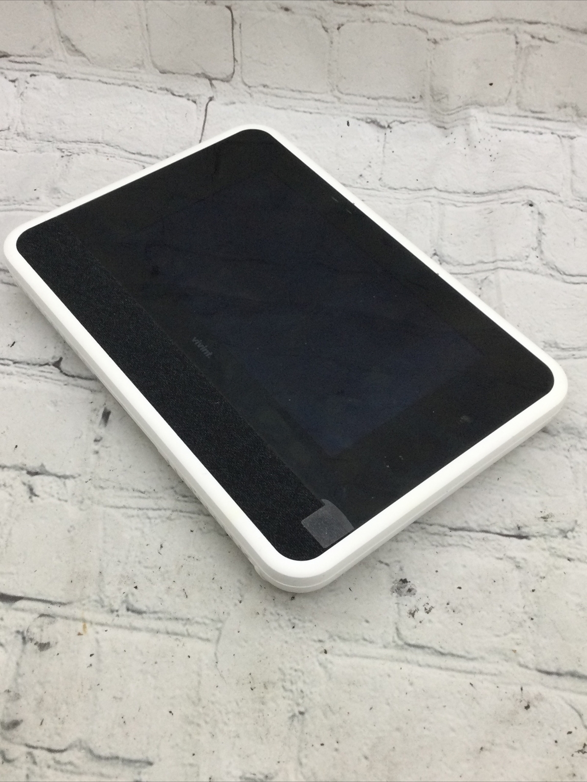 Vivint Smart Home Sky Control Panel Smart Hub VS-SH2000-C00 White CP04