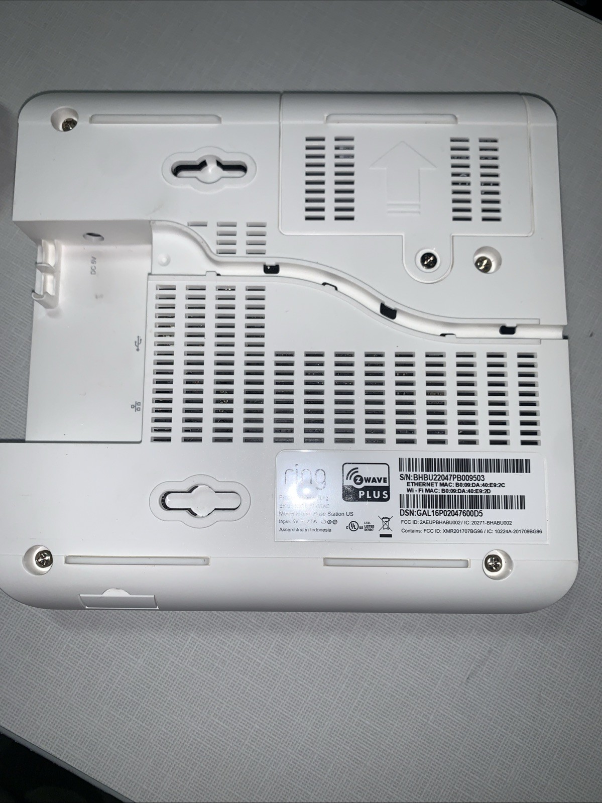 Ring Alarm Base Station US White 4HB1U9-0EN0 – Unknown Registration – Powers On