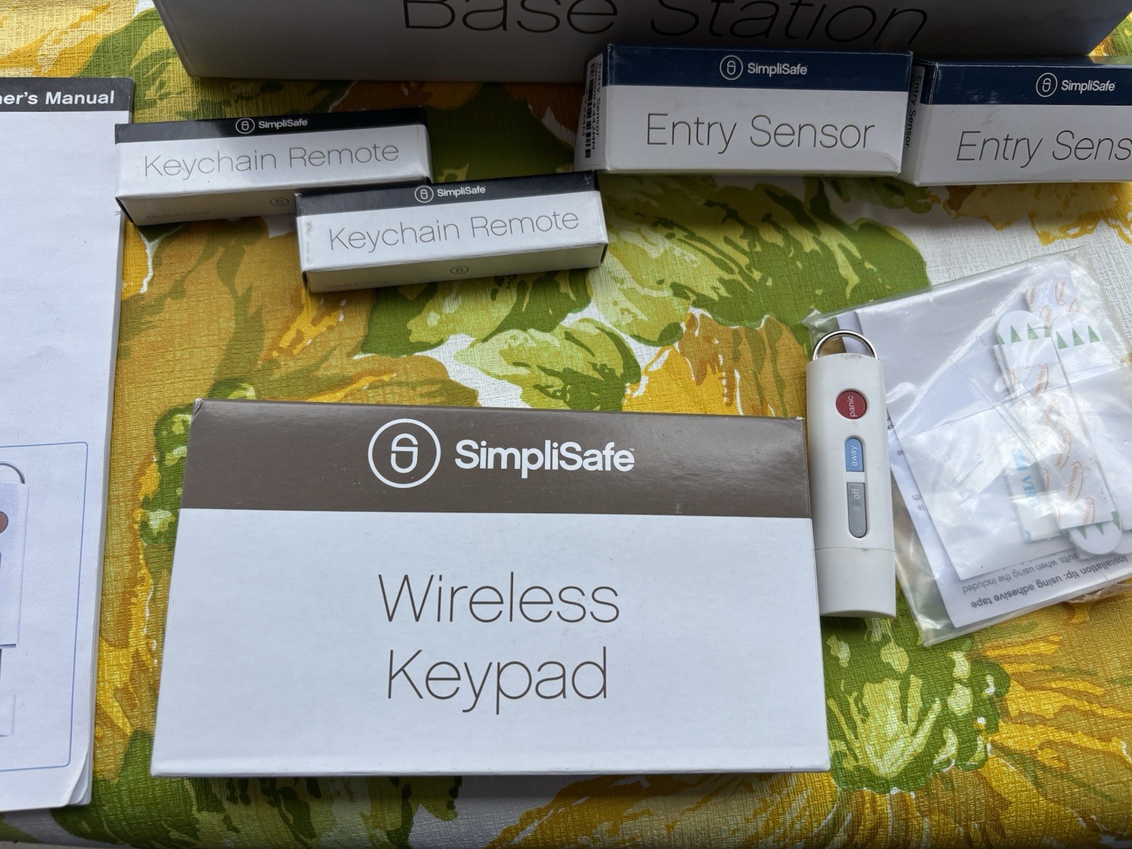SimpliSafe Home Security System – 1st Generation – 8 Piece Bundle