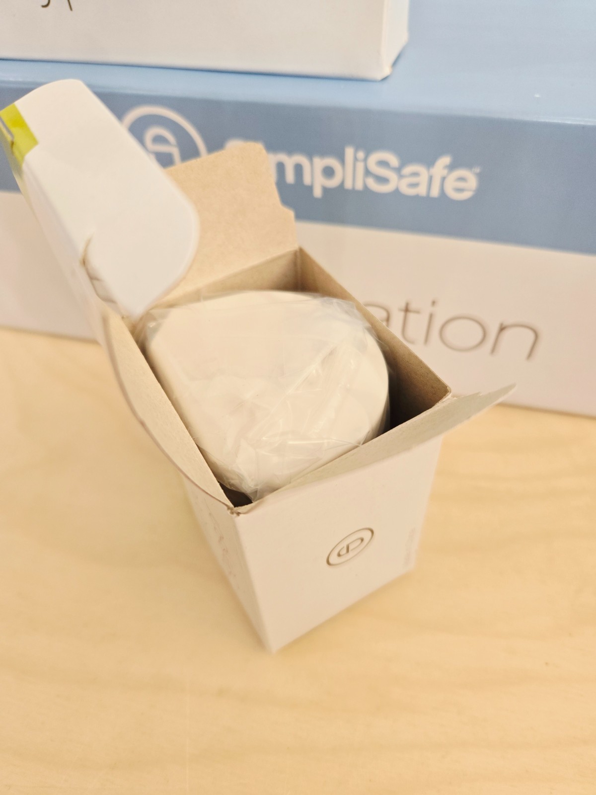 SimpliSafe SS-1500 Home Security System Open Box Base Station Keypad Sensors
