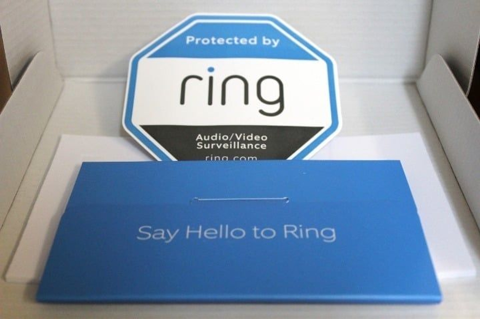 (NEW) RING Outdoor Security Camera & Spotlight w/ Battery – 2 Pack – White