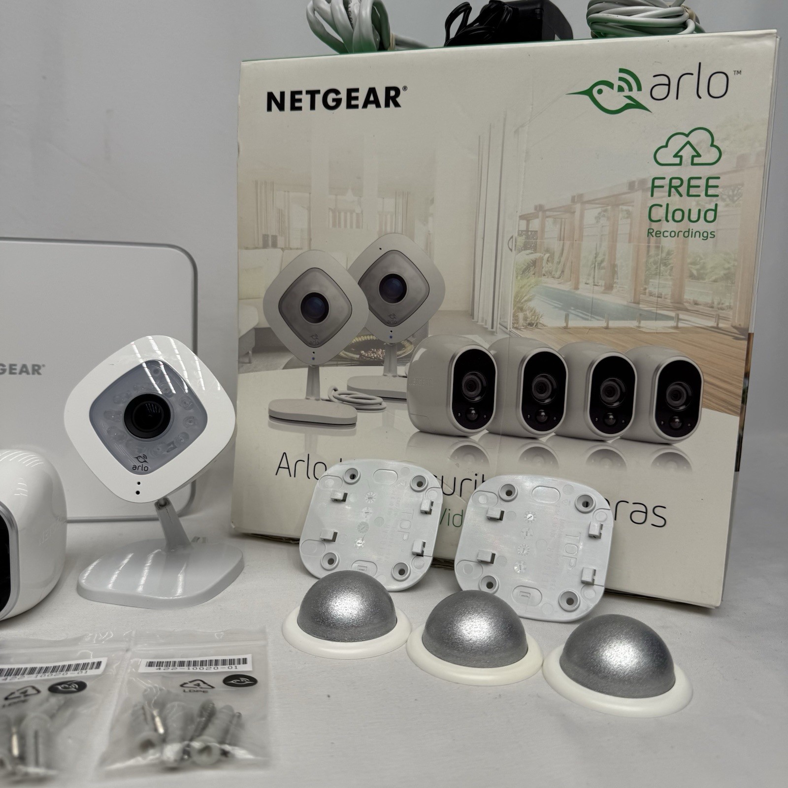 ARLO Netgear 5 Camera VMK3500 wireless 1080 HD Security System