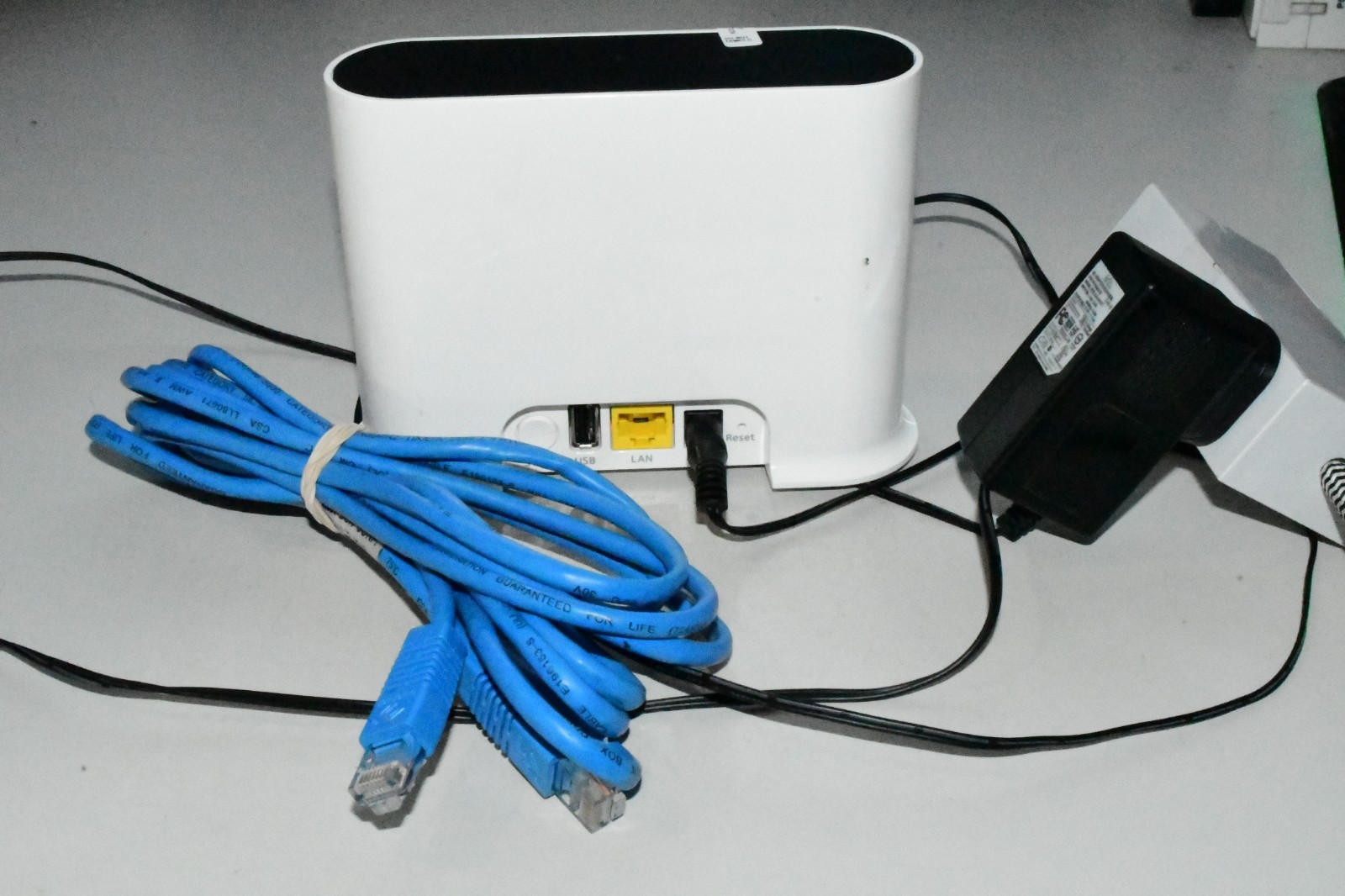 Arlo VMB4540 Smart Hub Base Station Only With Power Cord & Long Ethernet Cord