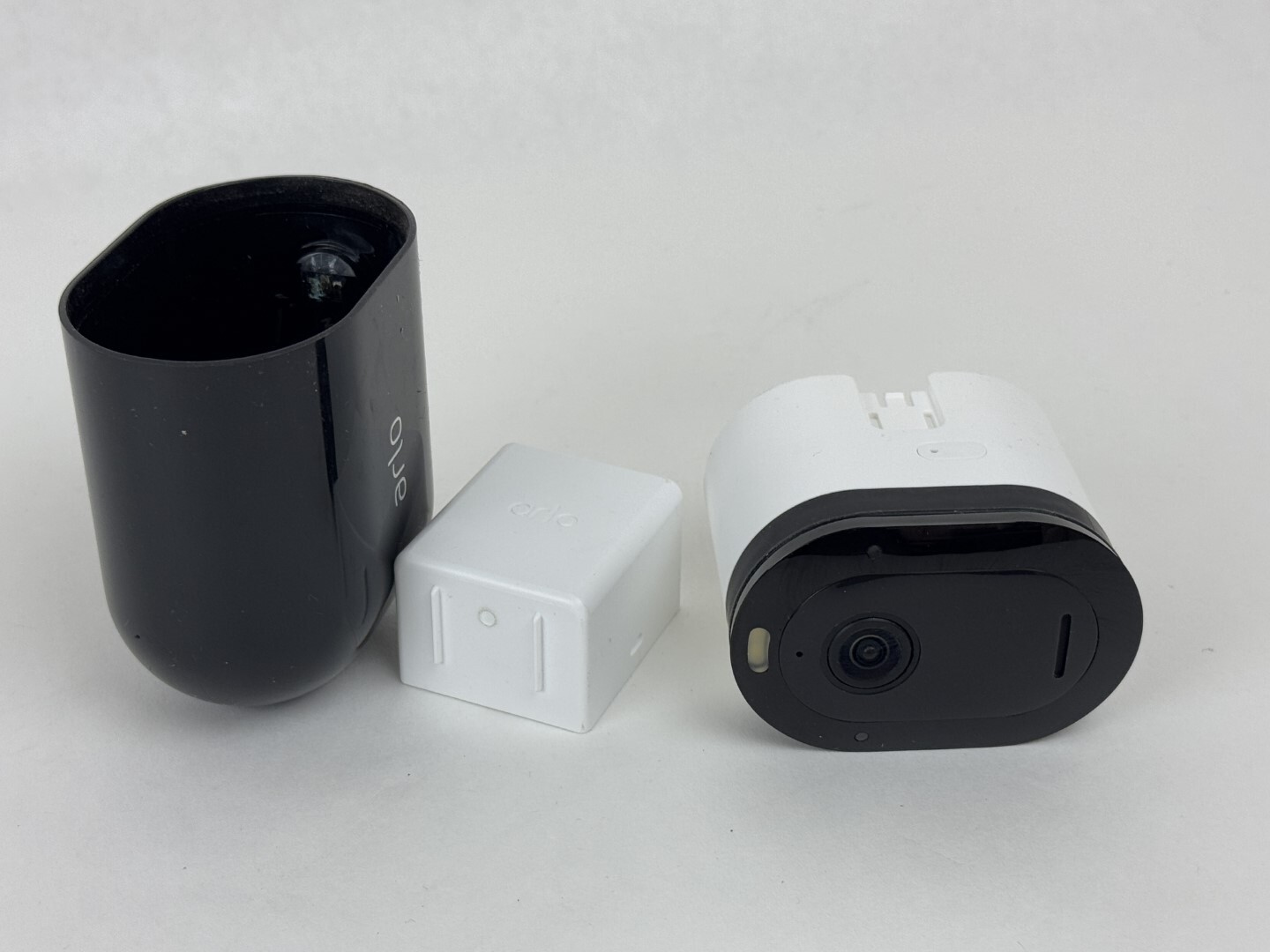 Arlo Pro 5S 2K Indoor/Outdoor Wire Free Spotlight Security Camera – Black