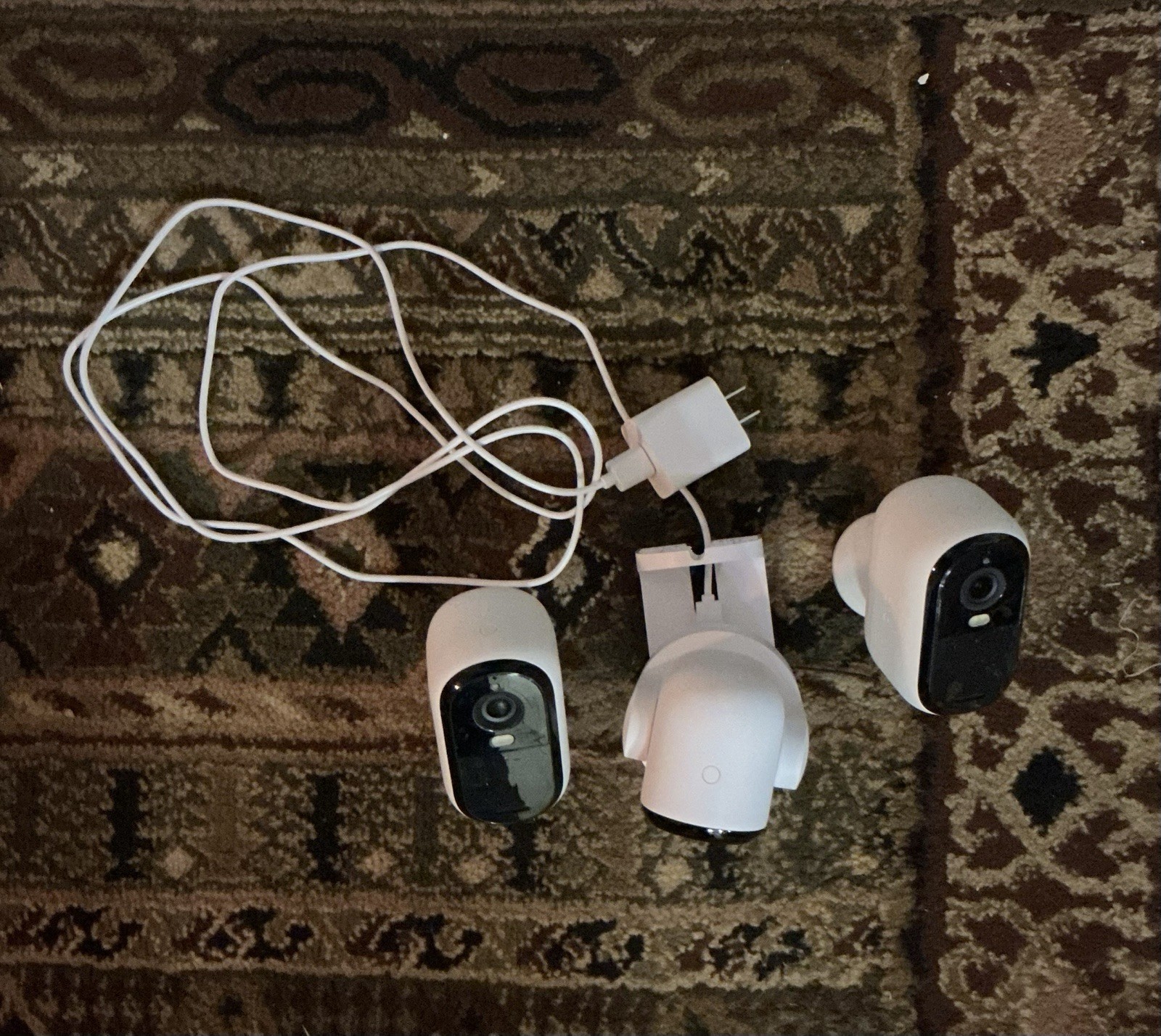 Arlo Security Camera System Bundle (Hub & Wi-Fi Cameras)