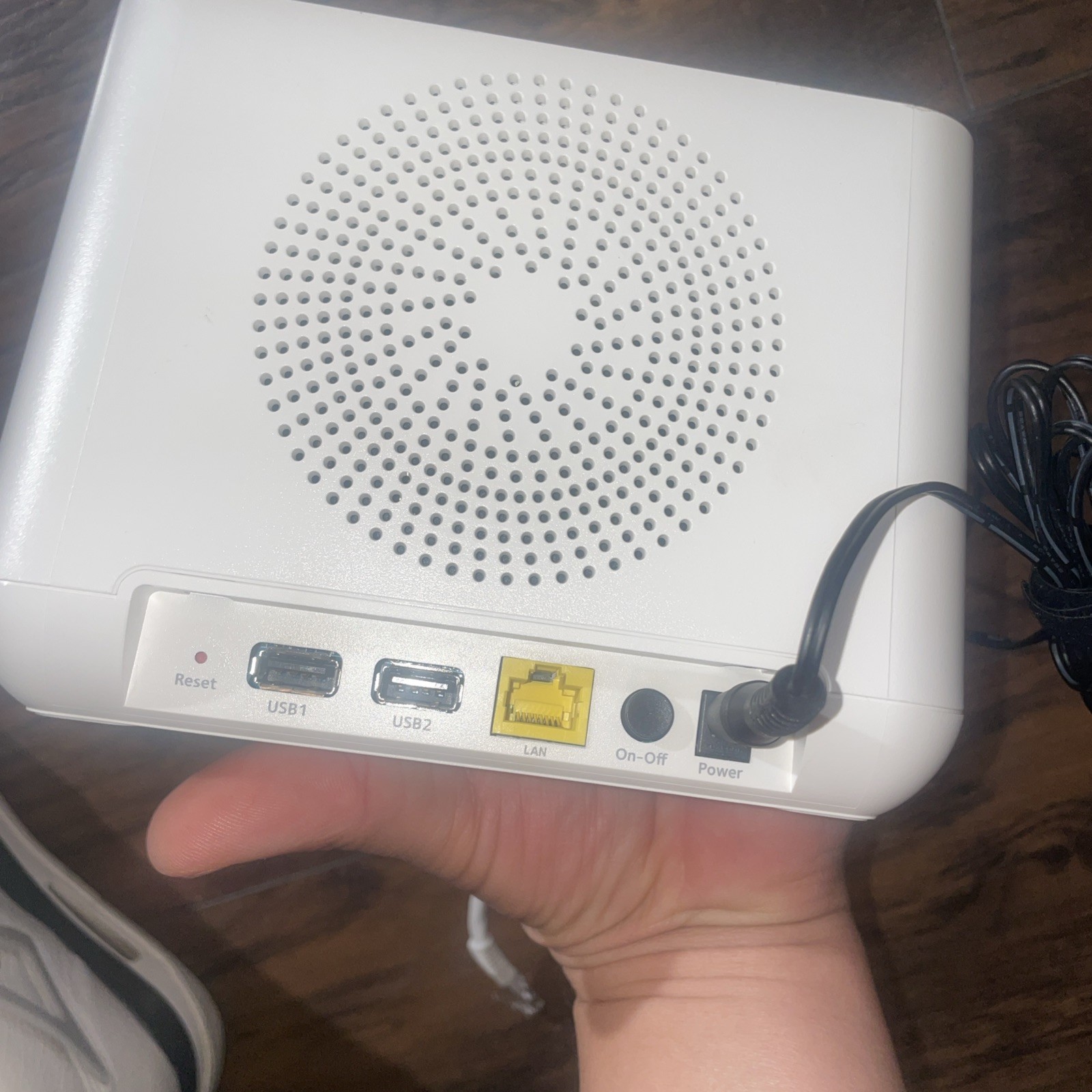 EUC Netgear Arlo Pro Base Station VMB4000 W/ Power Supply And Ethernet Cable