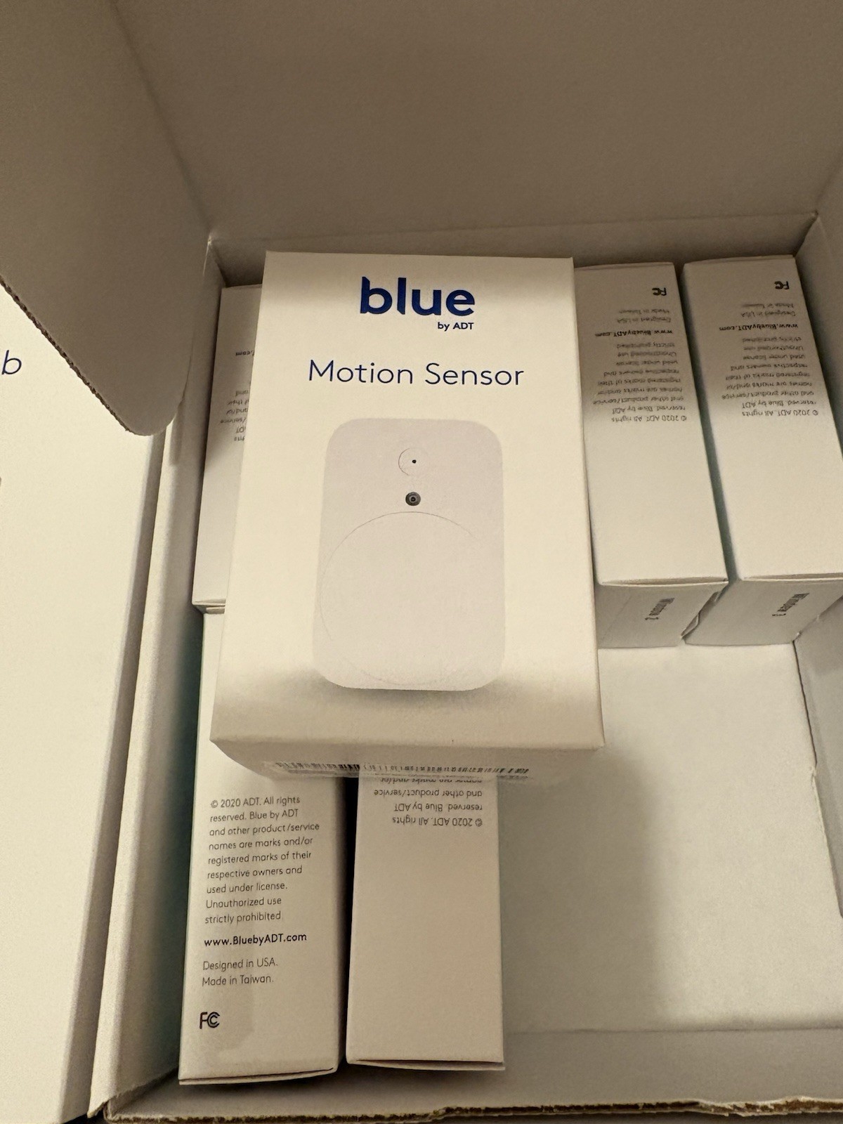 Blue by ADT Smart Home Hub Security System S40LR0-01 Hub 6 Sensors & 1 Motion
