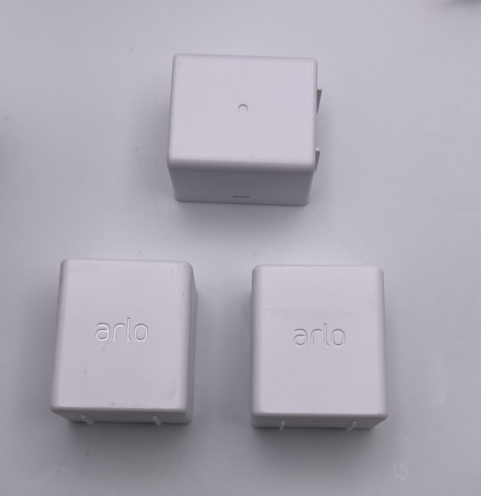 Arlo Pro 3 System 2 VMC4040p Cameras, 3 Batteries, Chargers, Base Station EUC