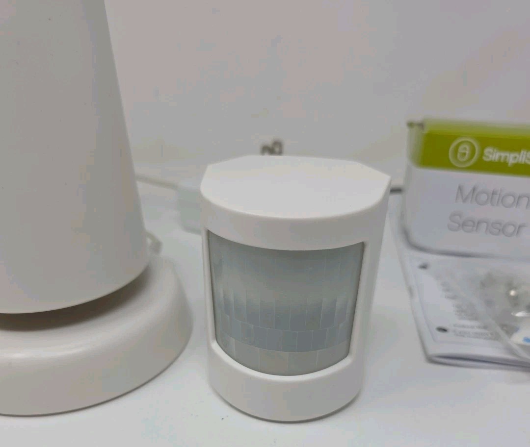 SimpliSafe Original System Base Station BS2000 – Base Unit + Adapter