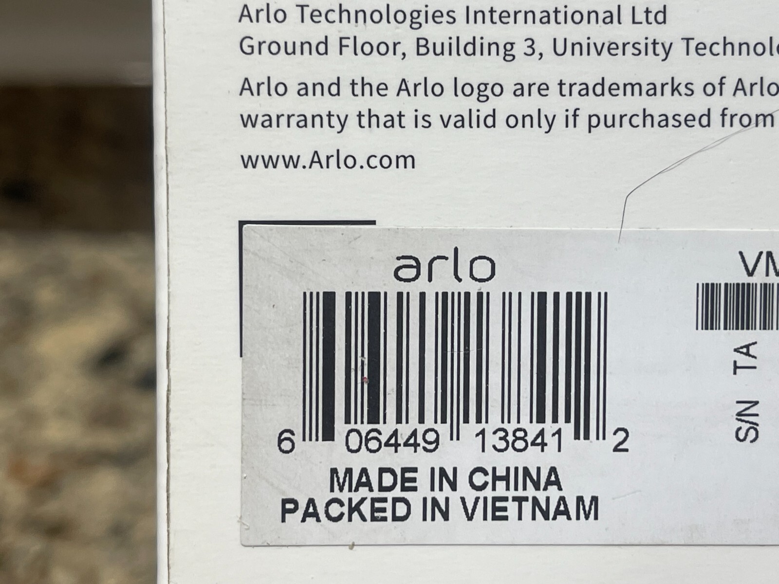 NEW! Arlo Pro 3 Wireless Floodlight Camera FB1001 & Charging Cable VMA5600C