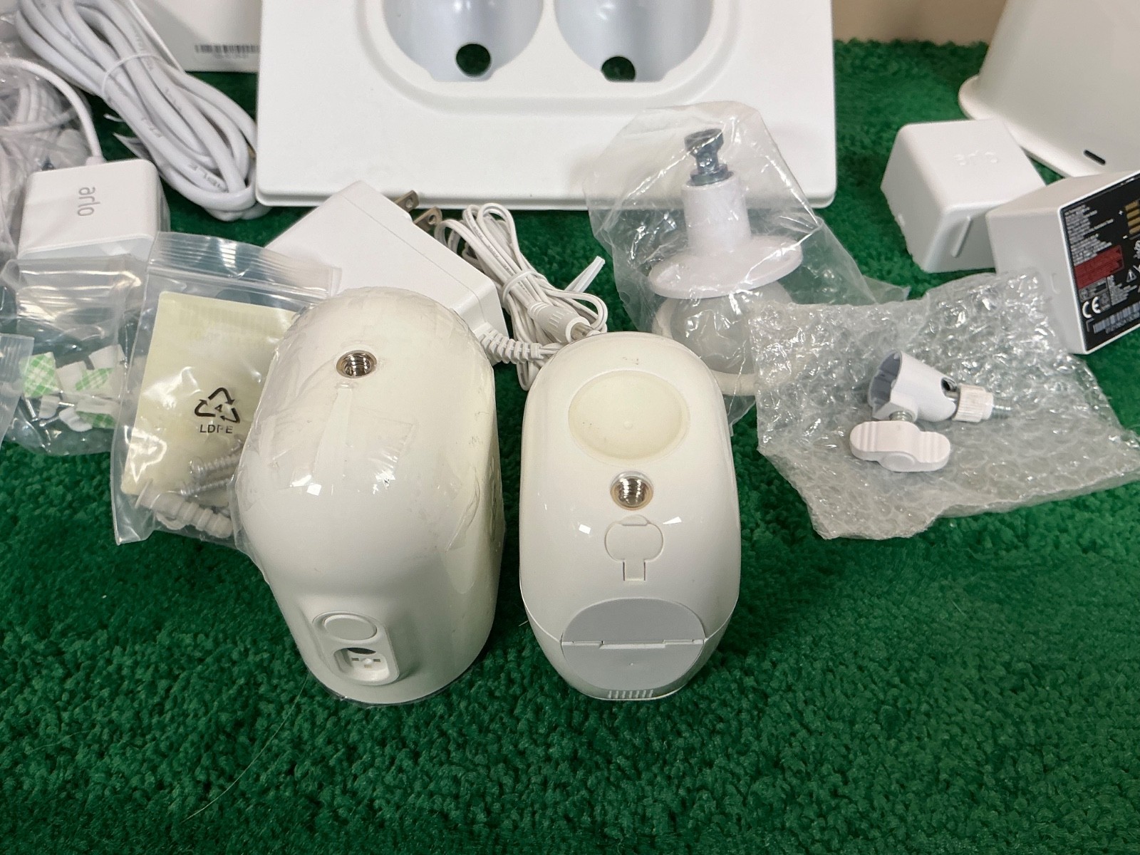 Arlo Pro 3 Wireless 2 Camera System 2K HDR 2 Way Audio Indoor/Outdoor – White