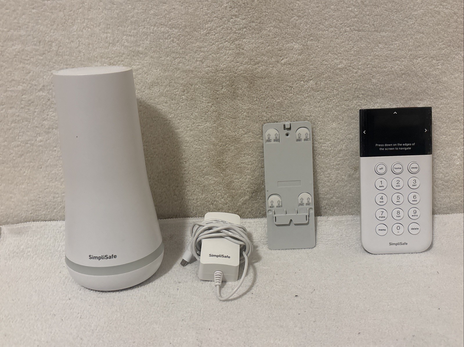 SIMPLISAFE 3RD GEN BASE STATION HOME SECURITY W KEYPAD SSKP3 WORKS! READ DESC