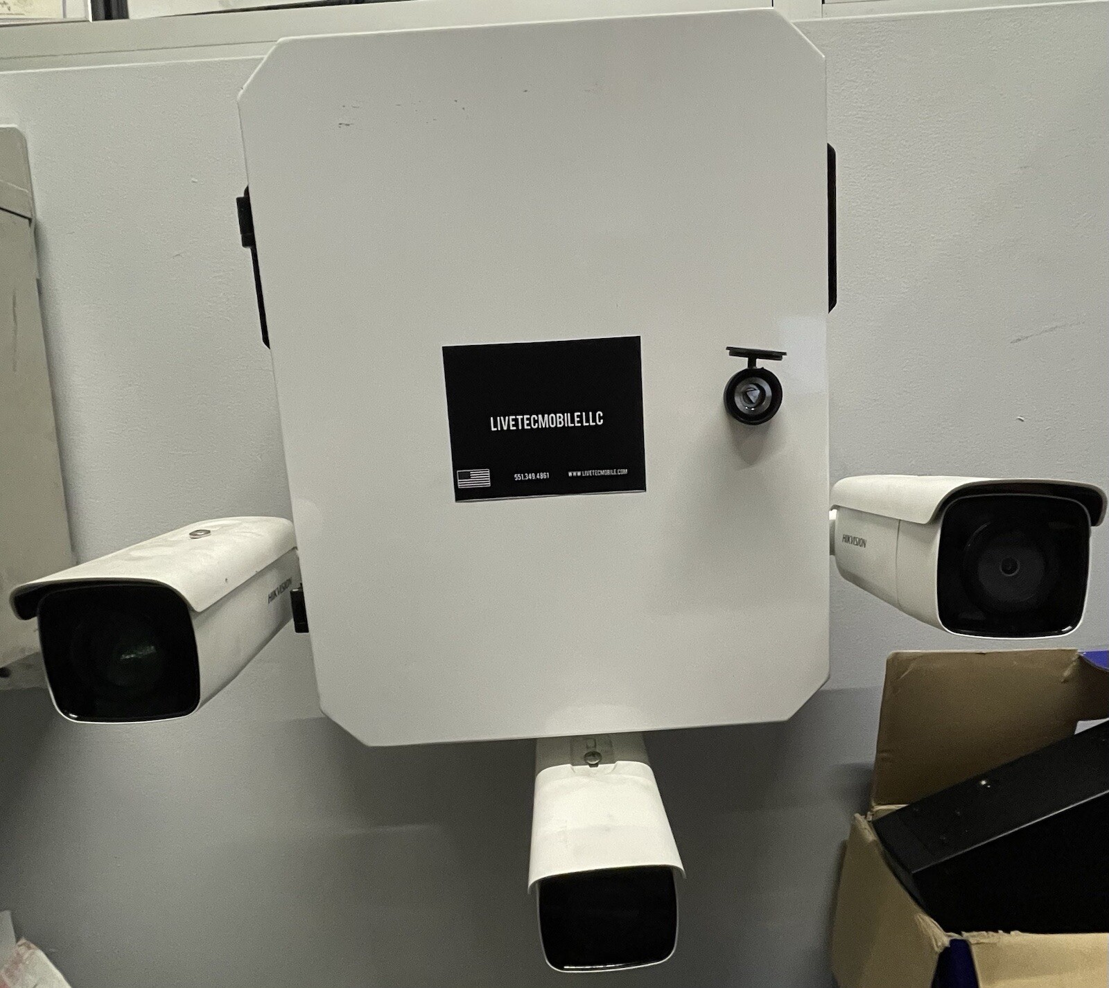 Construction Camera Mobile Surveillance Camera LIVETECMOBILE Plug & Play System