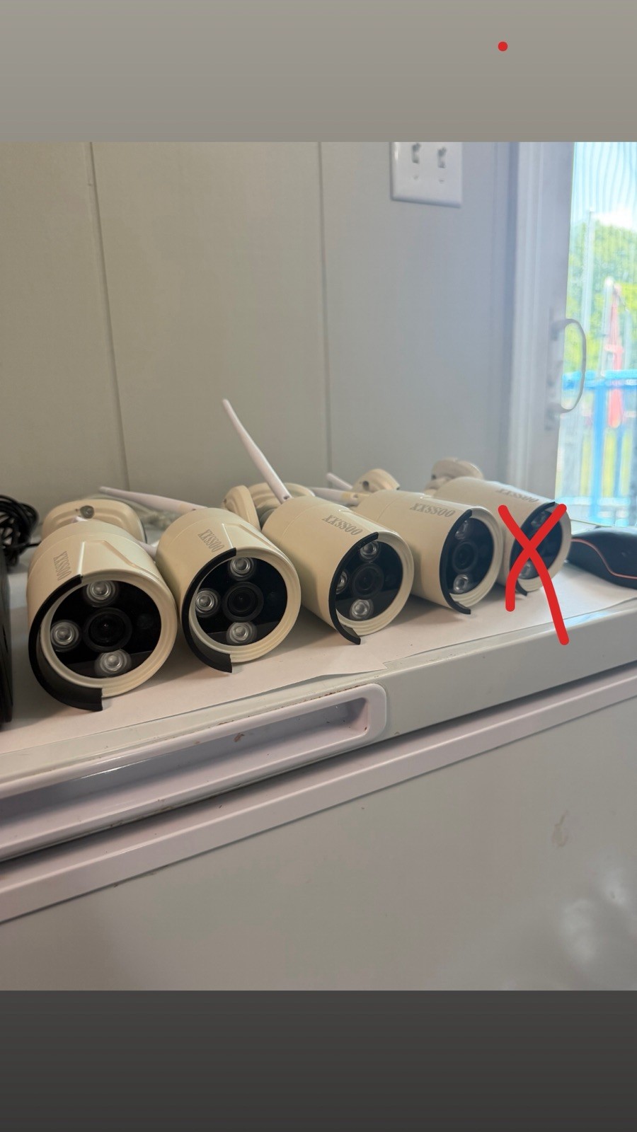 OOSSXX Security System 4 Cameras NVR Mouse and Remote Included Used