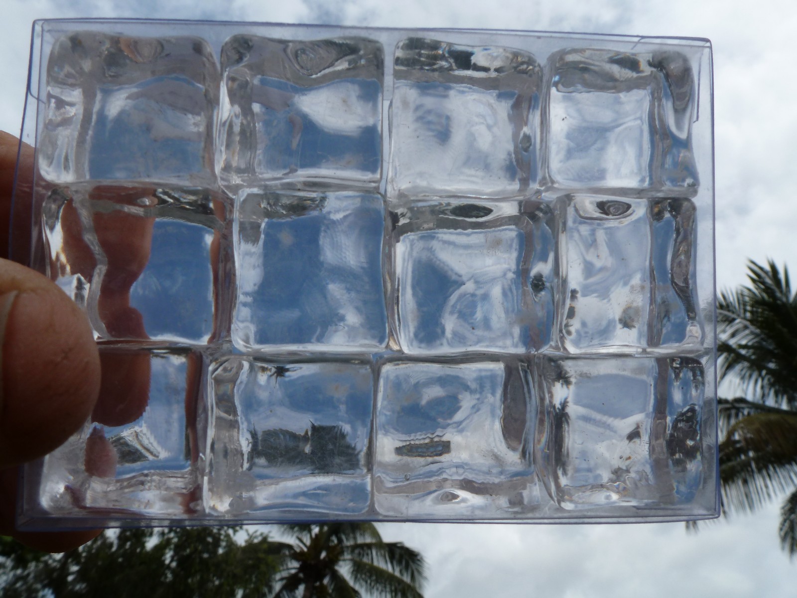 Home Security Fake Faux Acrylic Ice Cubes Crystal Clear 12 Pack 3/4 Inch Square