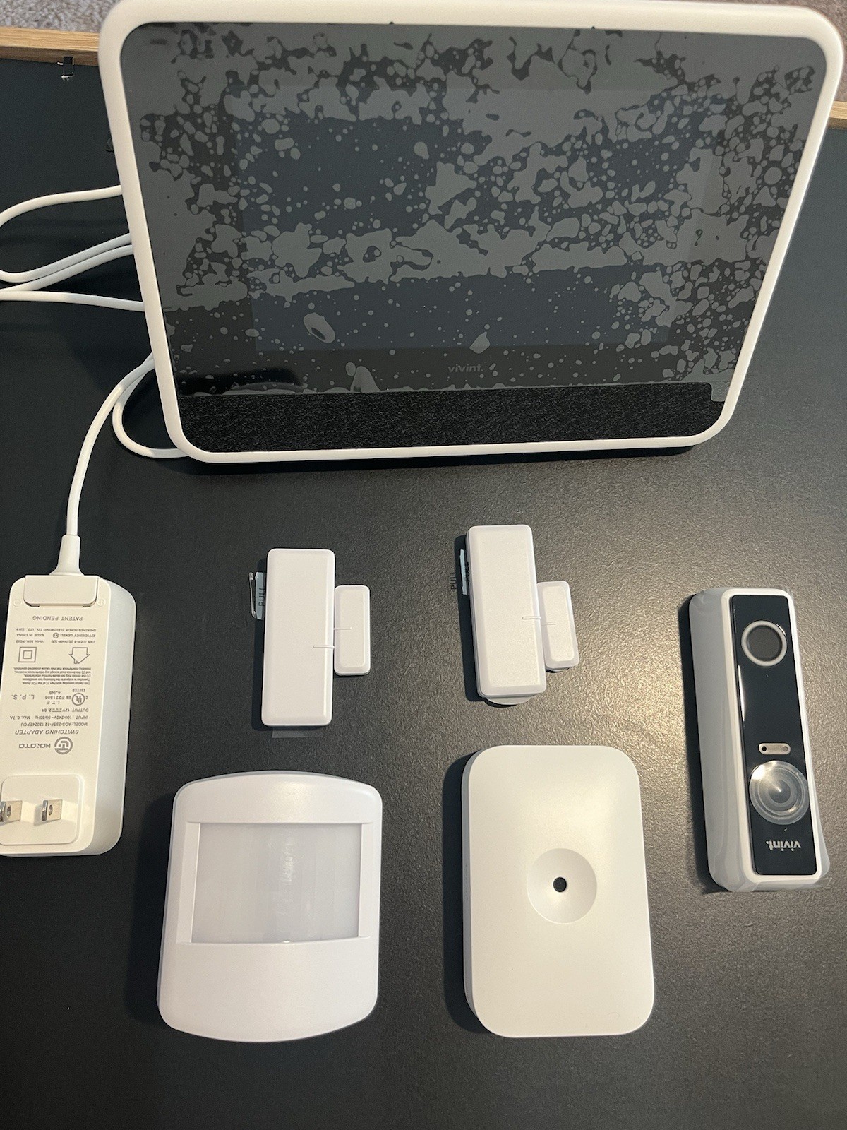 Retails Over $1000 Vivint Home Security System Bundle- New (TESTED WORKING)