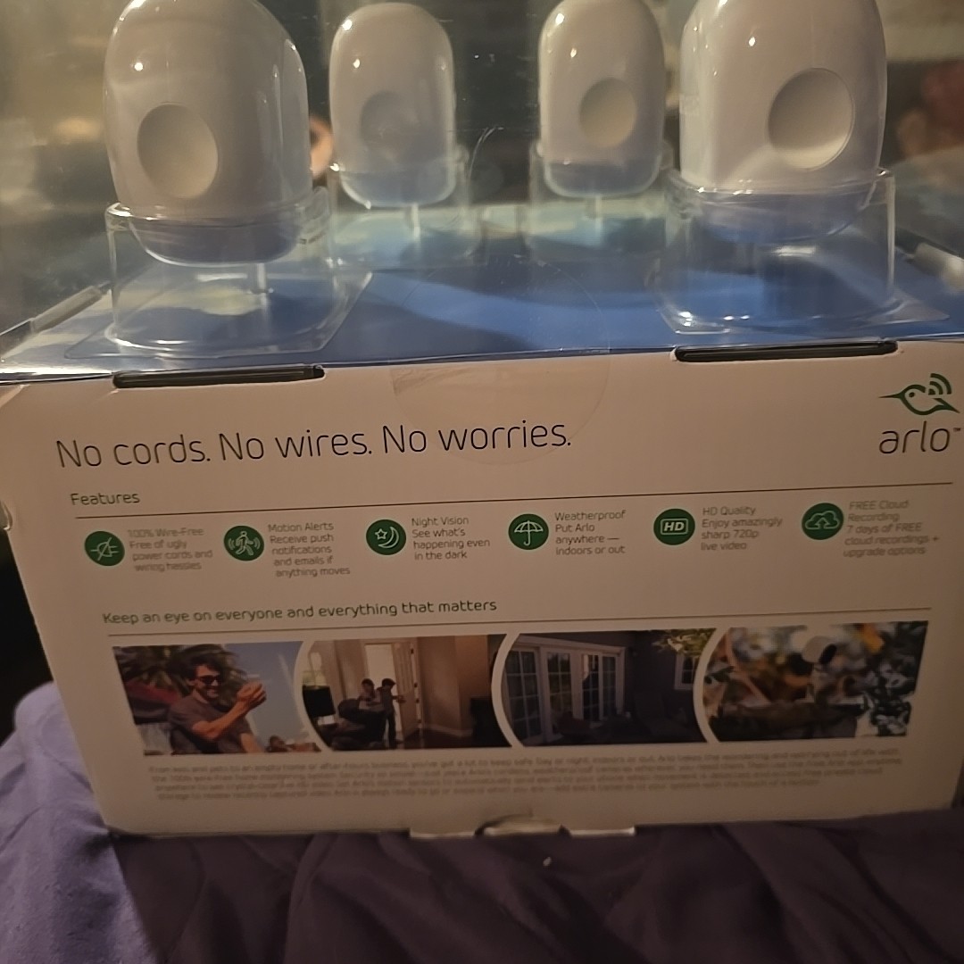 NEW Netgear Arlo Wireless 4 Camera Security System w/Base Station VMS3430-100NAS