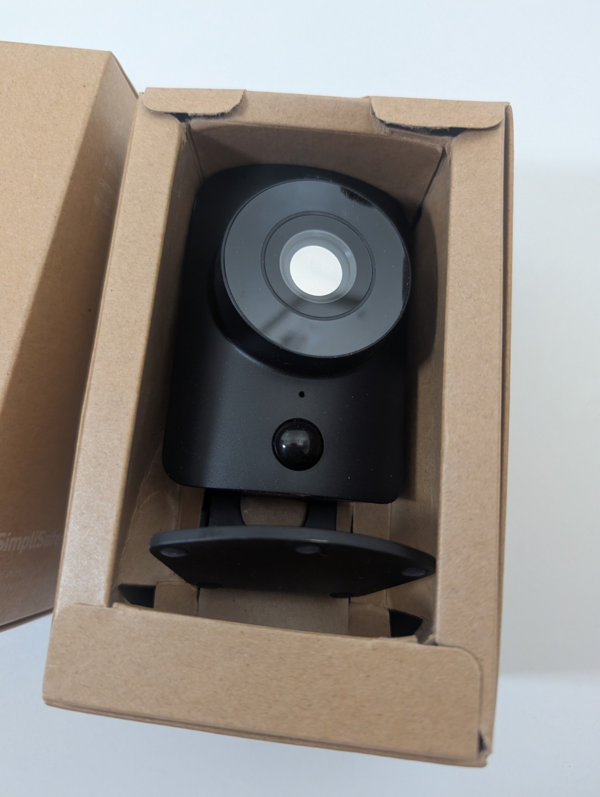 SimpliSafe Simplicam Security HD 1080p Camera Model SSCM2 Open Box