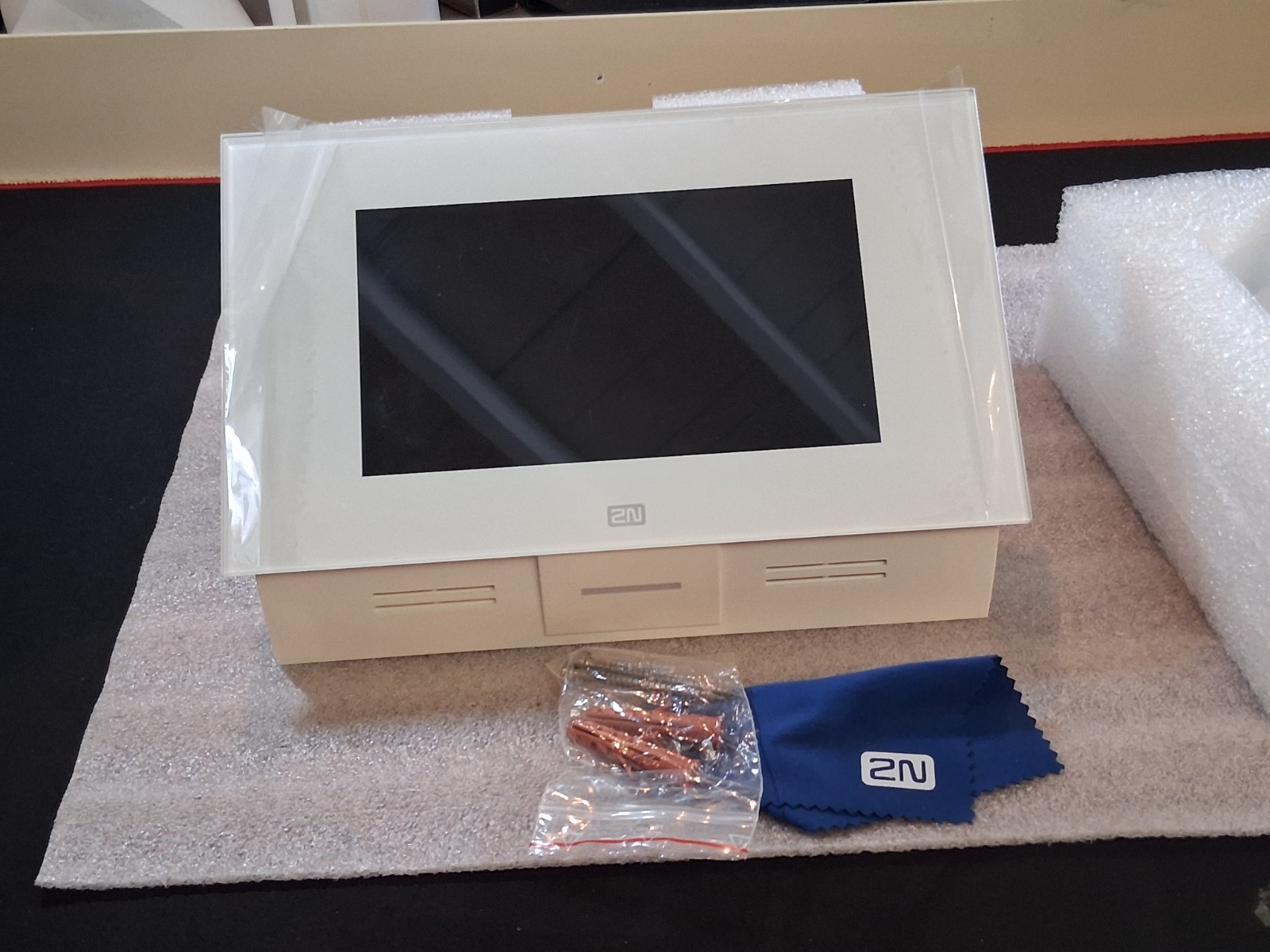 2N Indoor Touch 2.0 (White) Model# 91378375WH