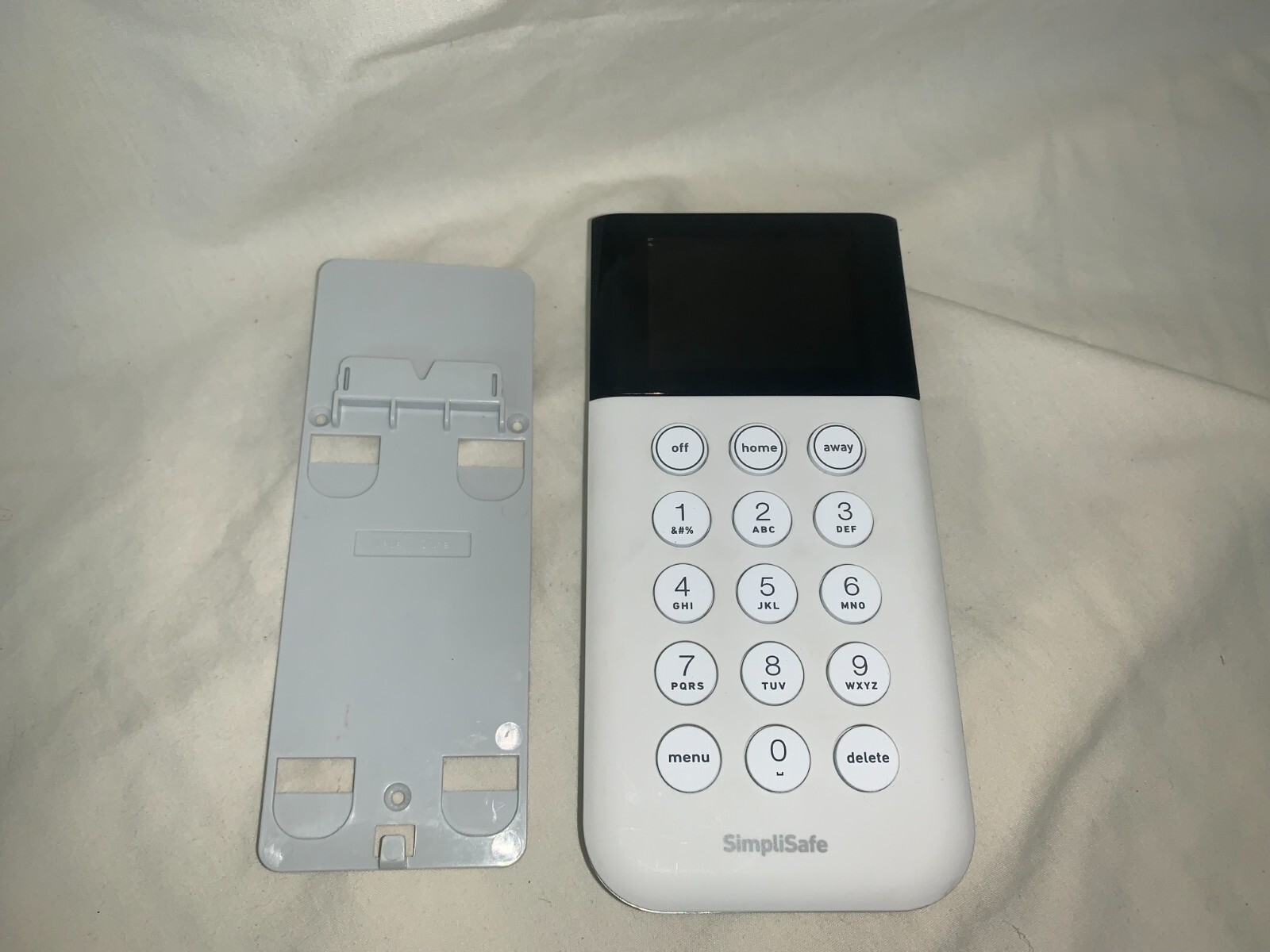 SimpliSafe Home Security System Original Wireless Keypad Remote White SSKP3 NICE
