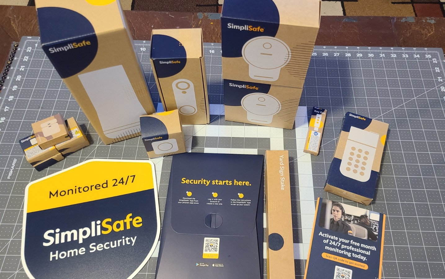 SimpliSafe Home Security System – 14 Piece Kit w/ 2 Outdoor Cameras (Brand New,