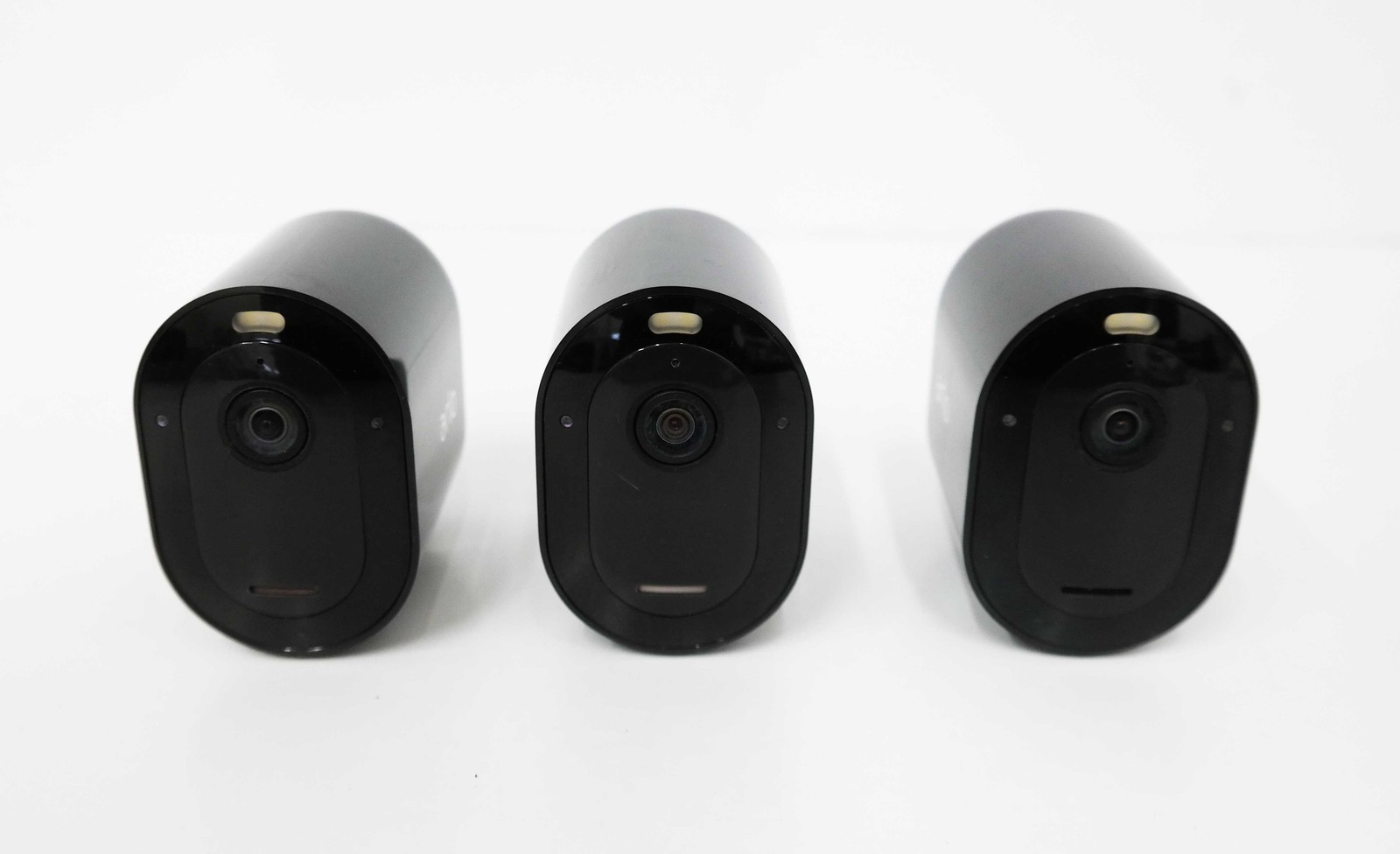 Arlo Pro 4 Spotlight Wireless Security Cameras VMC4350B 3-Pack – Black