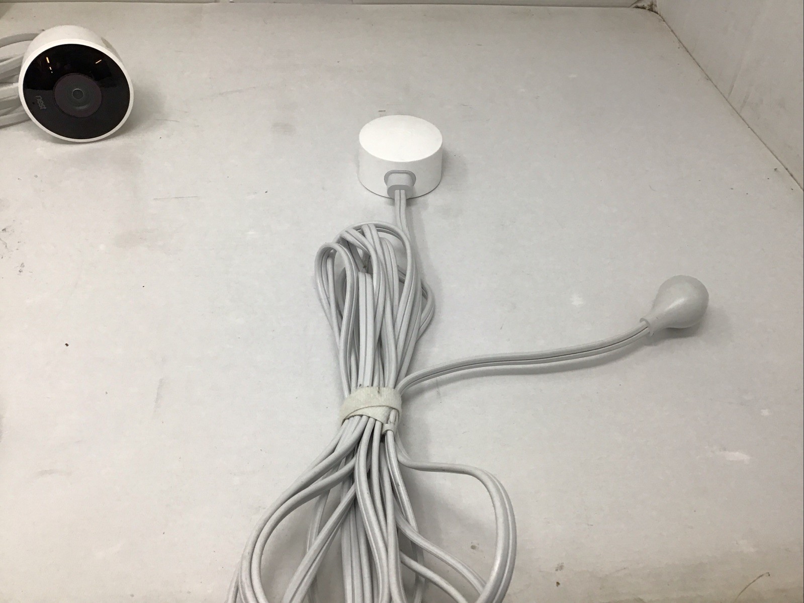 Google Nest Cam A0033 Outdoor Wired White Smart HD Security Camera Read
