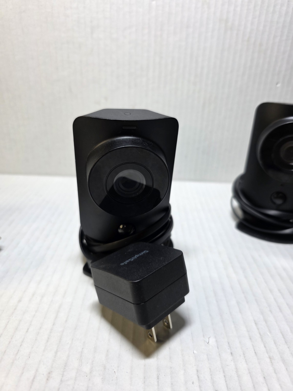 3 SimpliSafe SimpliCam SSCM1 1080p HD Indoor Security Cameras – Black