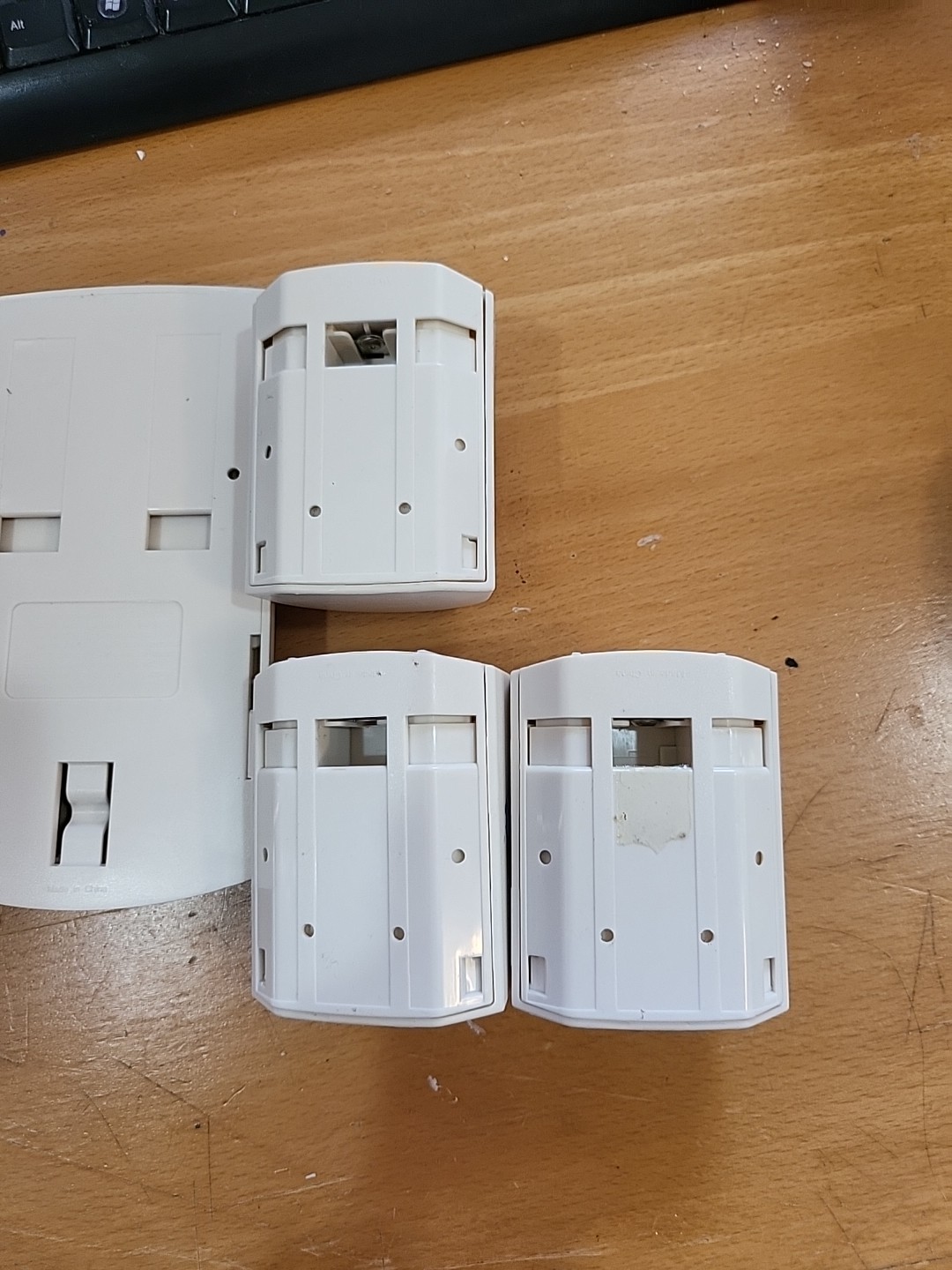 Simply Safe Security System Base Station, Keypad Bundle READ