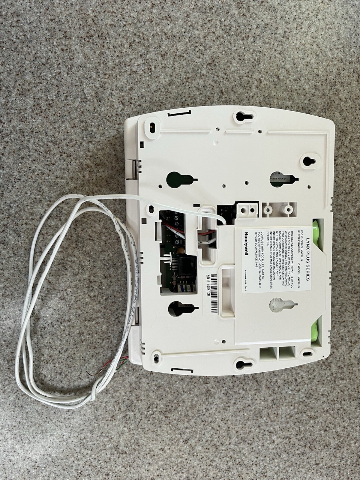 Honeywell L3000 LYNX Plus – Alarm Control Panel With Battery Pack