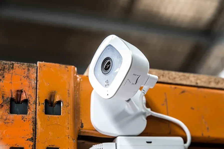 ✅️⭐️ Netgear Arlo Q Plus 1080p HD Security Camera With Audio & Ethernet VMC3040S