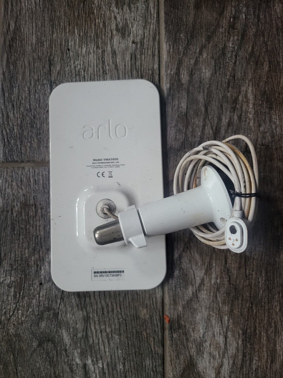 Arlo VMA5600 Solar Panel Charger – White