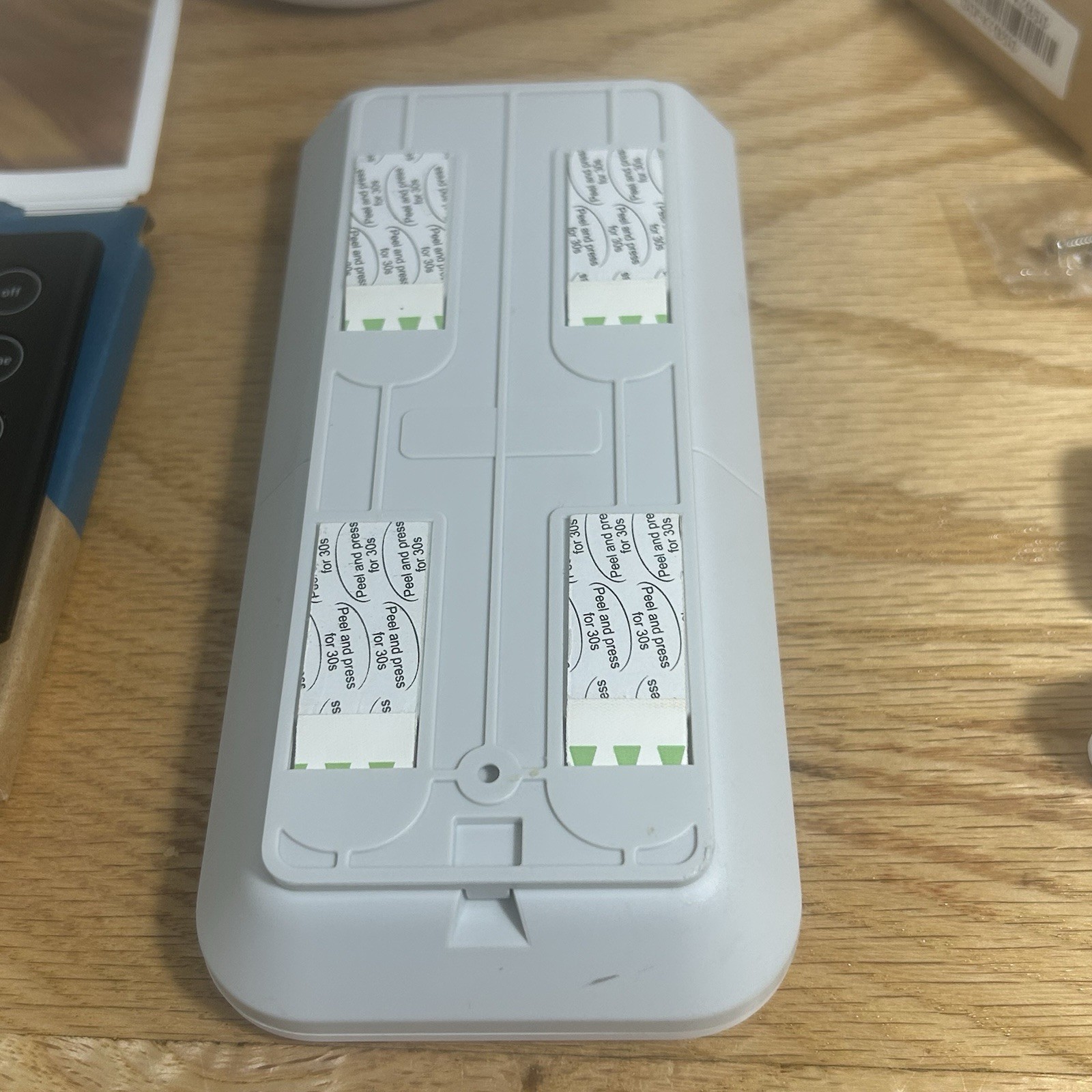 SimpliSafe SSBS3 WiFi Base Station + Wireless Keypad Home Security Sensors