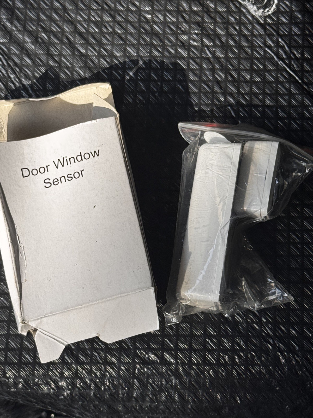 NEW! SMCDW02-Z z wave zigbee Door Window Sensor SMC Networks Xfinity