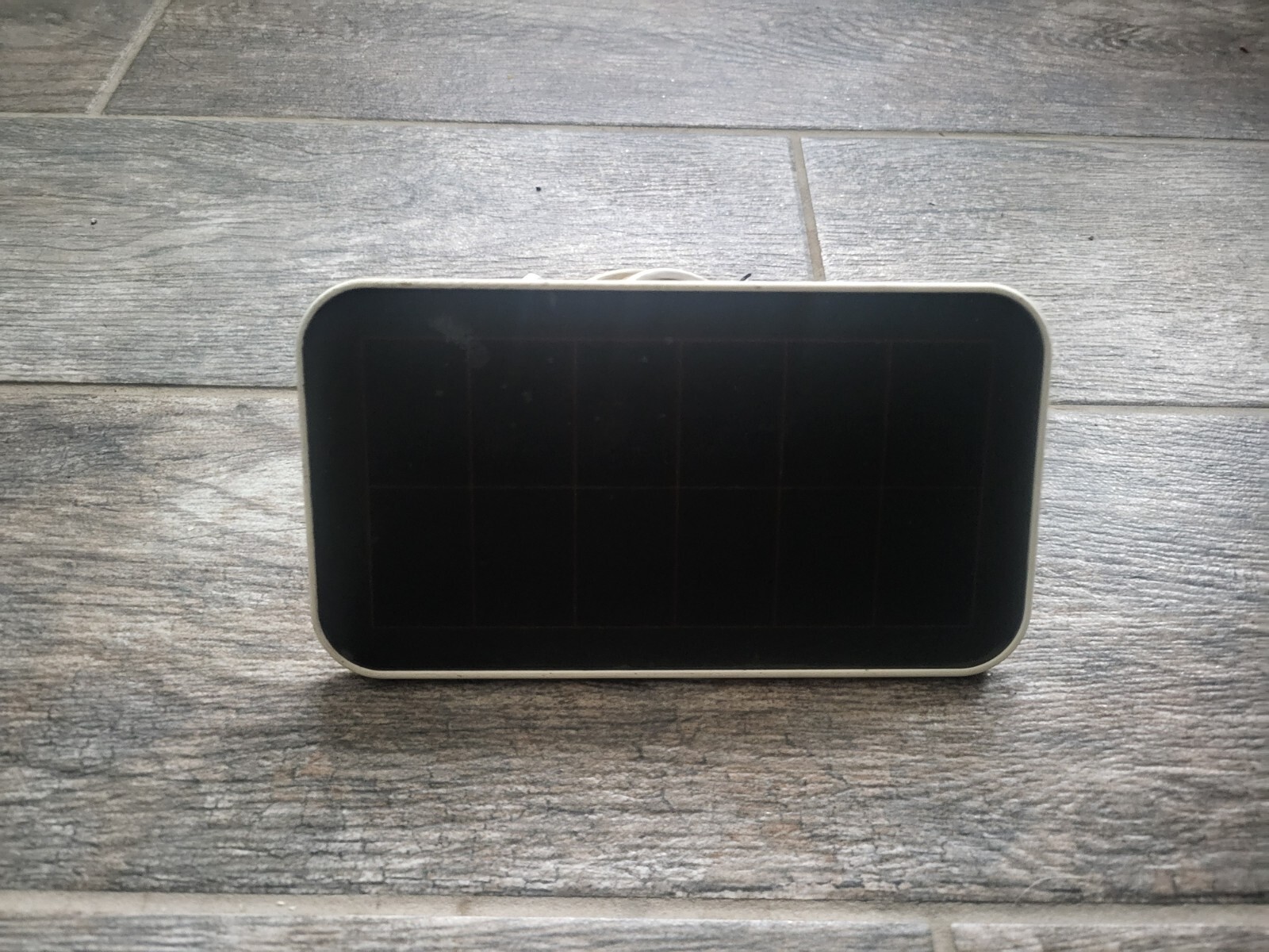 Arlo VMA5600 Solar Panel Charger – White