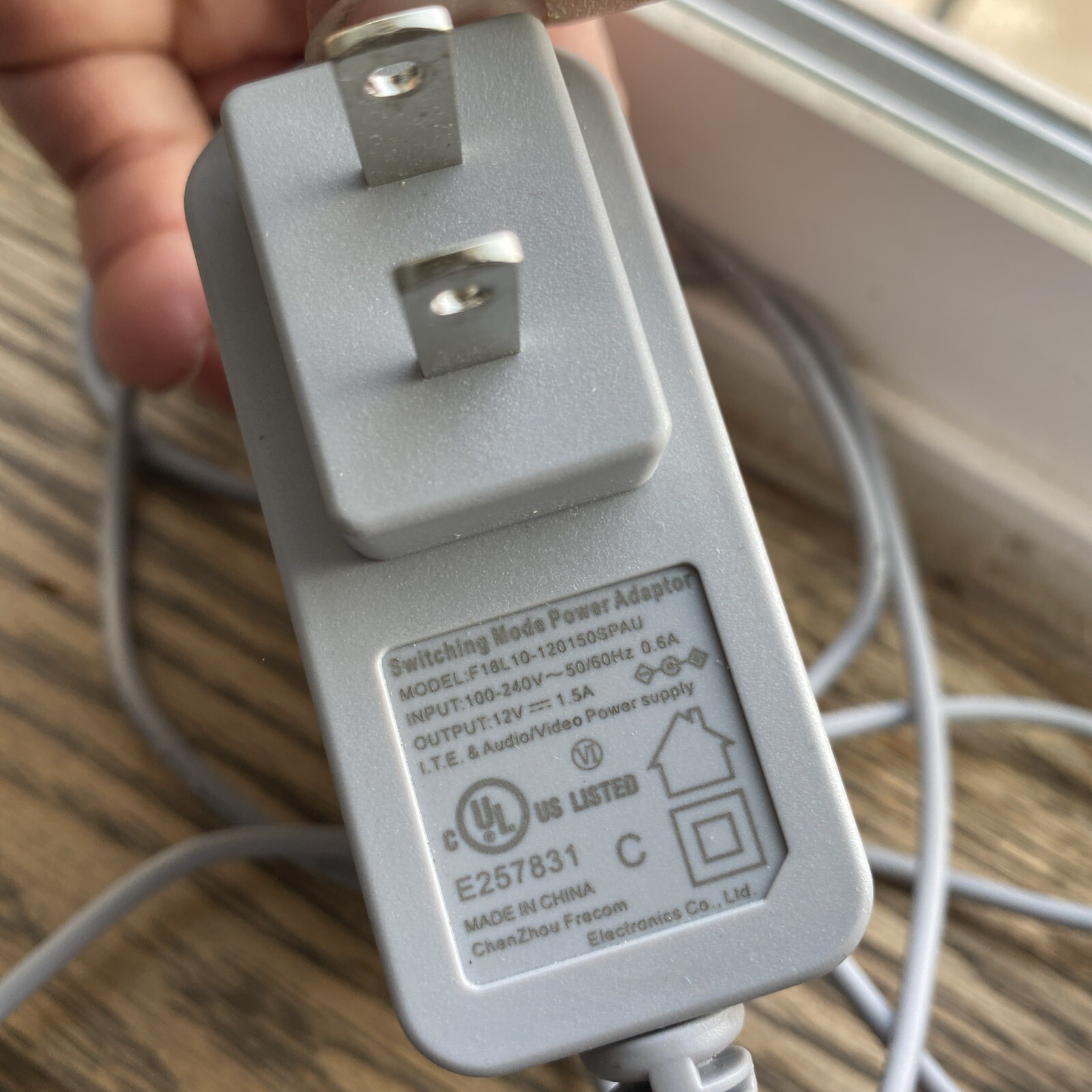 EUC Blue By ADT Smart Home Hub S40LR0-01 Pearl Gray