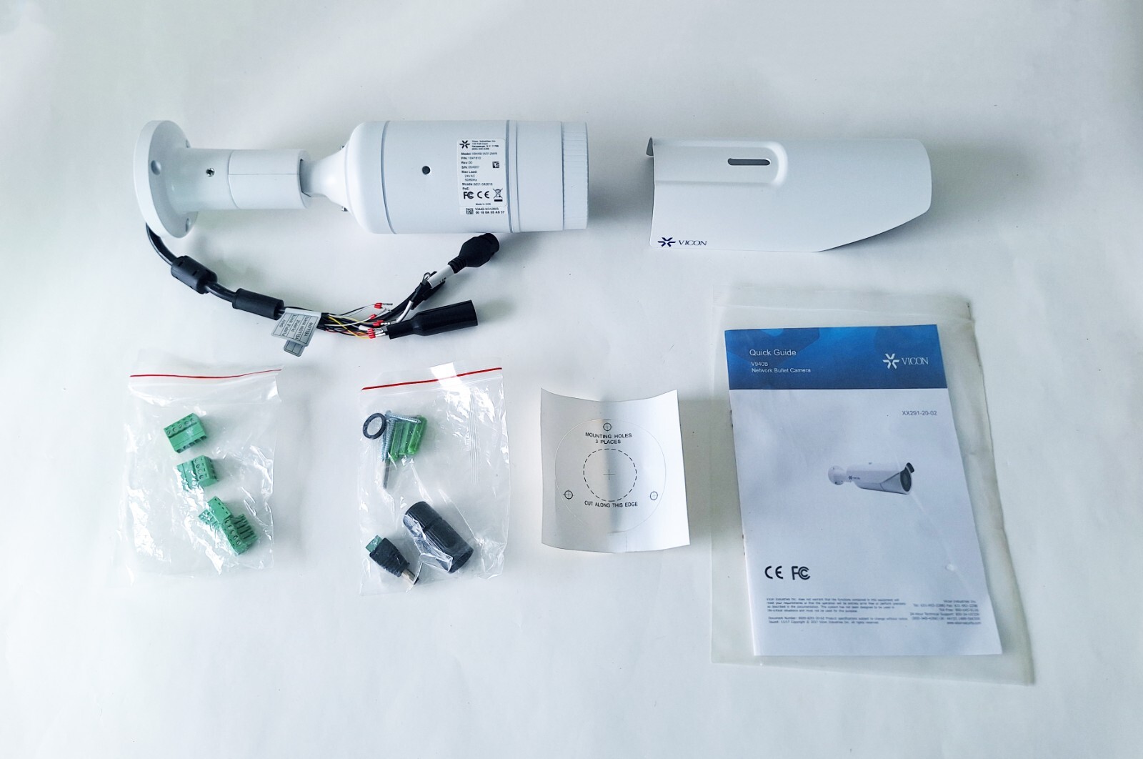 VICON V944B-W312MIR OUTDOOR FIXED NETWORK BULLET CAMERA; 4 MP; H.264/H.265;