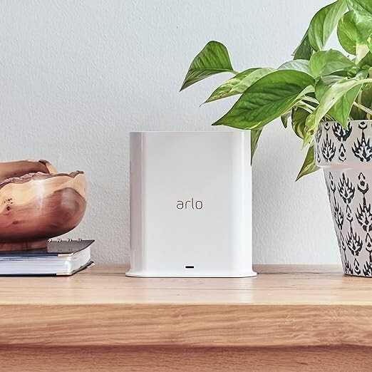 Arlo Ultra Smart Hub Connects Arlo Cameras to Wi-Fi, VMB5000-100NAS-White