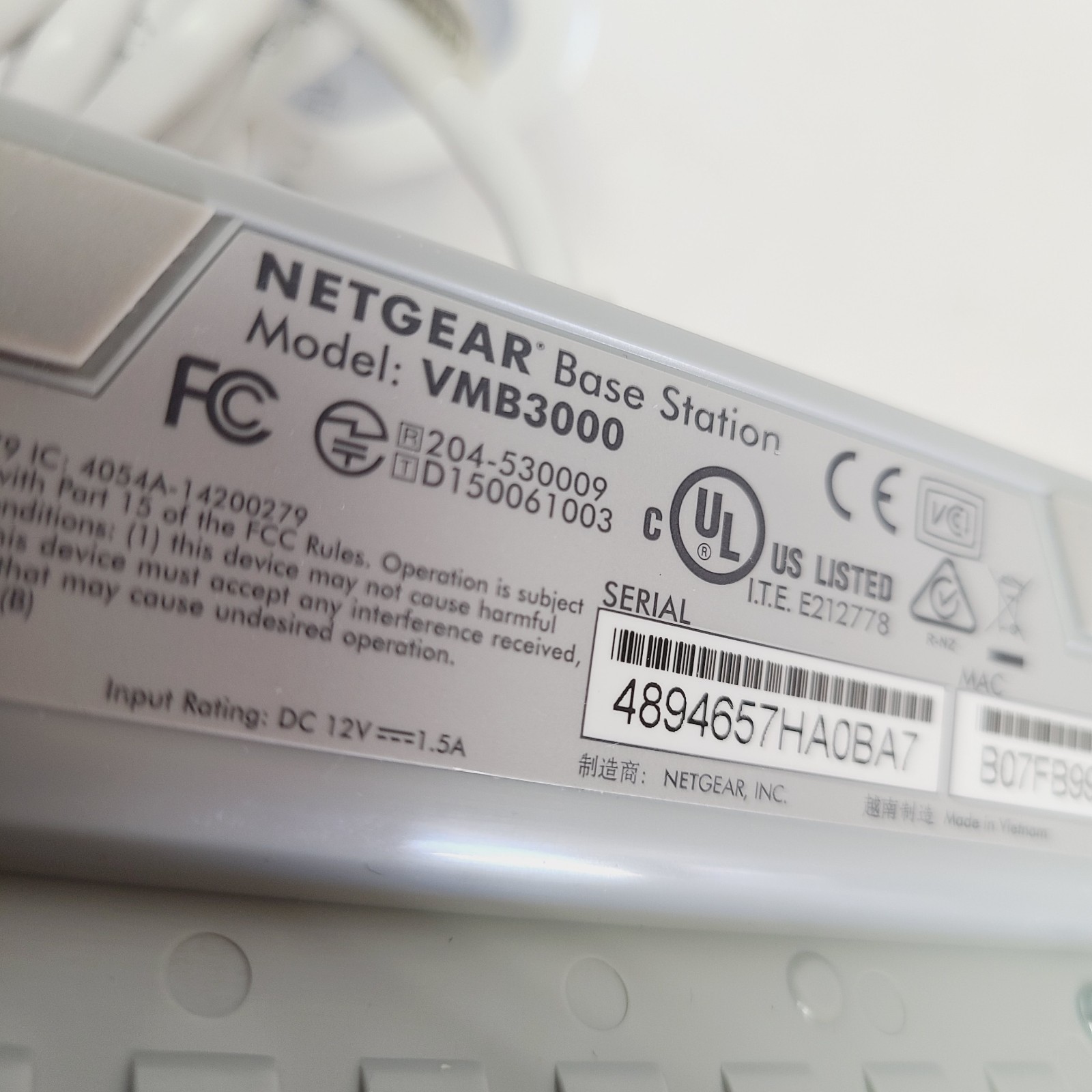 NETGEAR Arlo HUB VMB3000, 2 Arlo Q Cameras Vmc3040