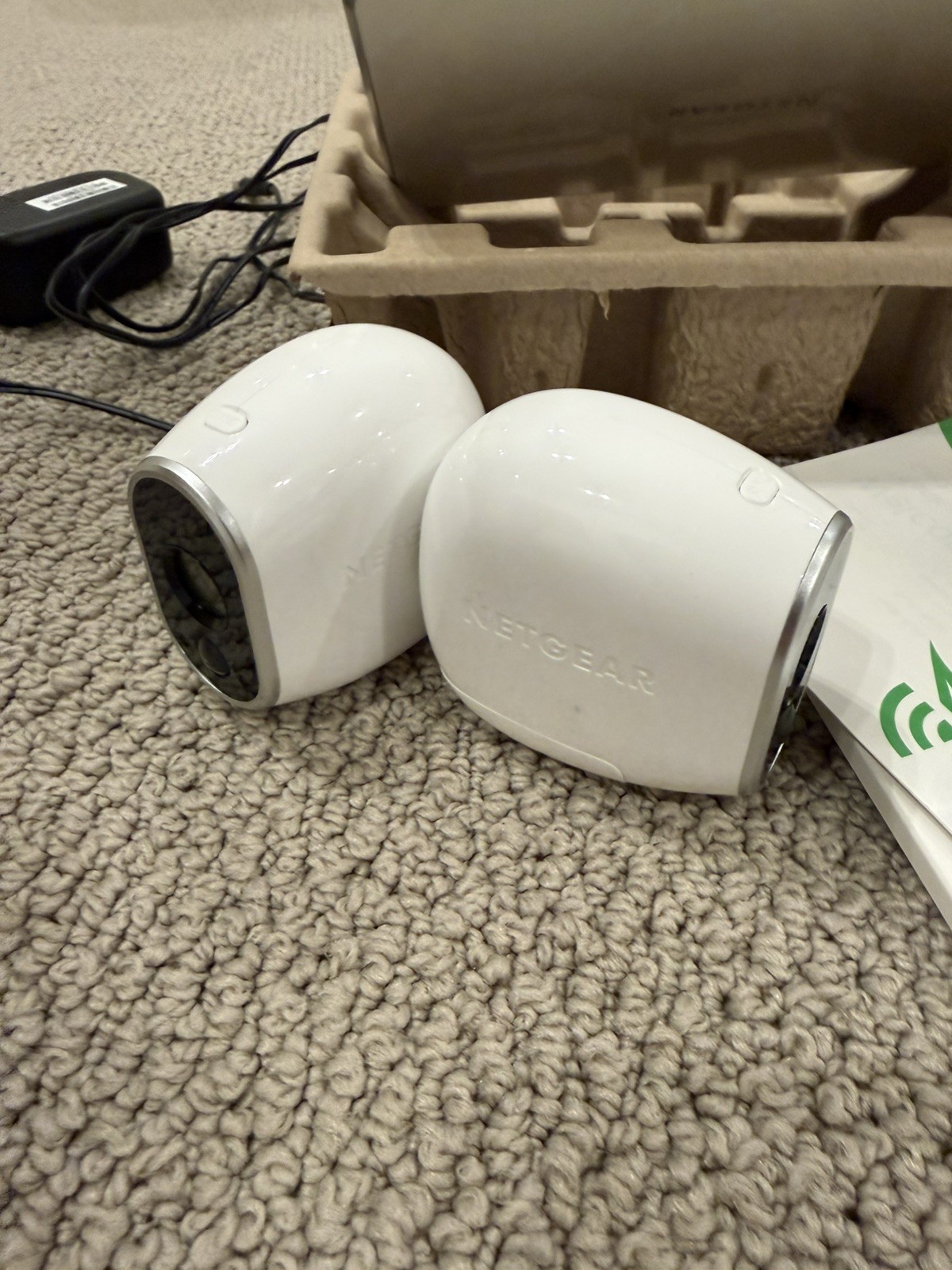 Arlo Netgear Base Station VMB3000, Adapter + 2 Wireless Cameras VMC3030 w/Mounts