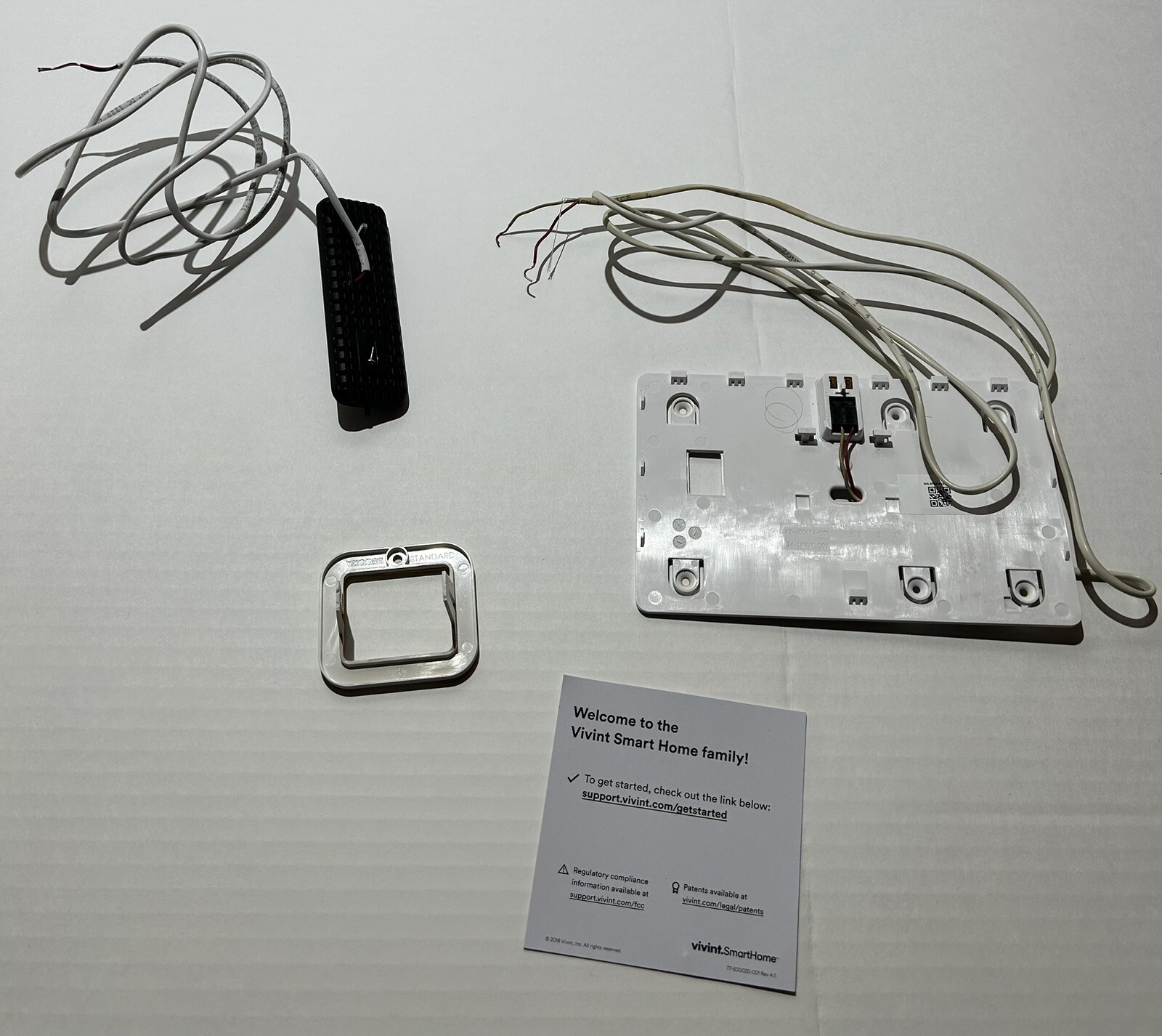 Vivint Smart Hub Control Panel (PN: VS-SH2000-000 Touchscreen Untested