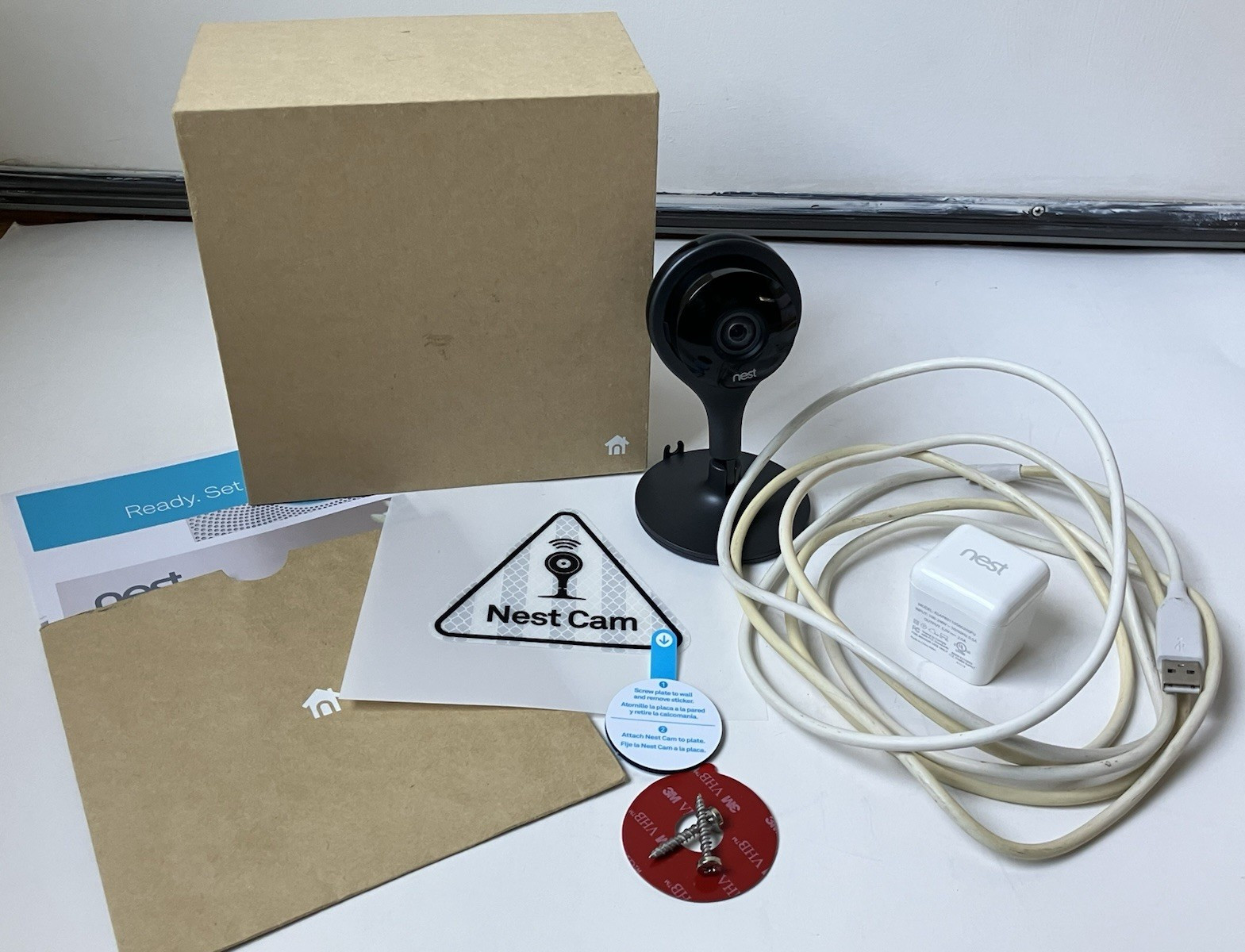 WORKING Indoor Nest Cam 1st Generation 1080p Security Camera + Accessories + Box
