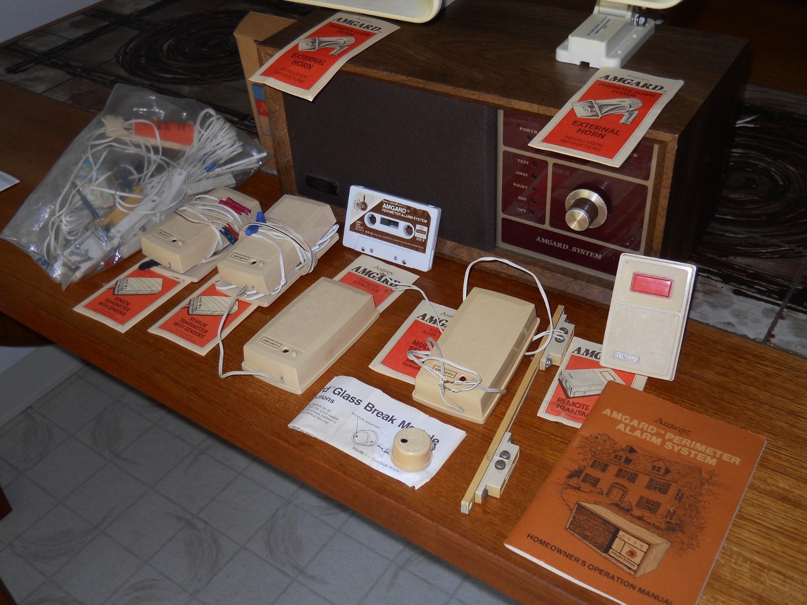 Vintage Amway Amgard Perimeter Alarm System Home Security Kit