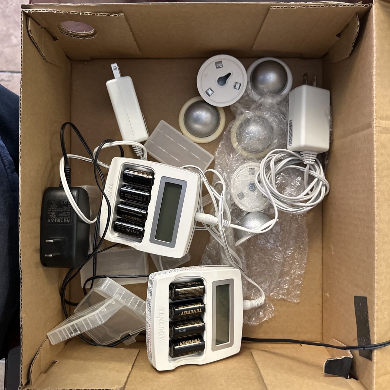 Netgear ARLO Security System | Cameras (x6) w Base Station Router + Accessories
