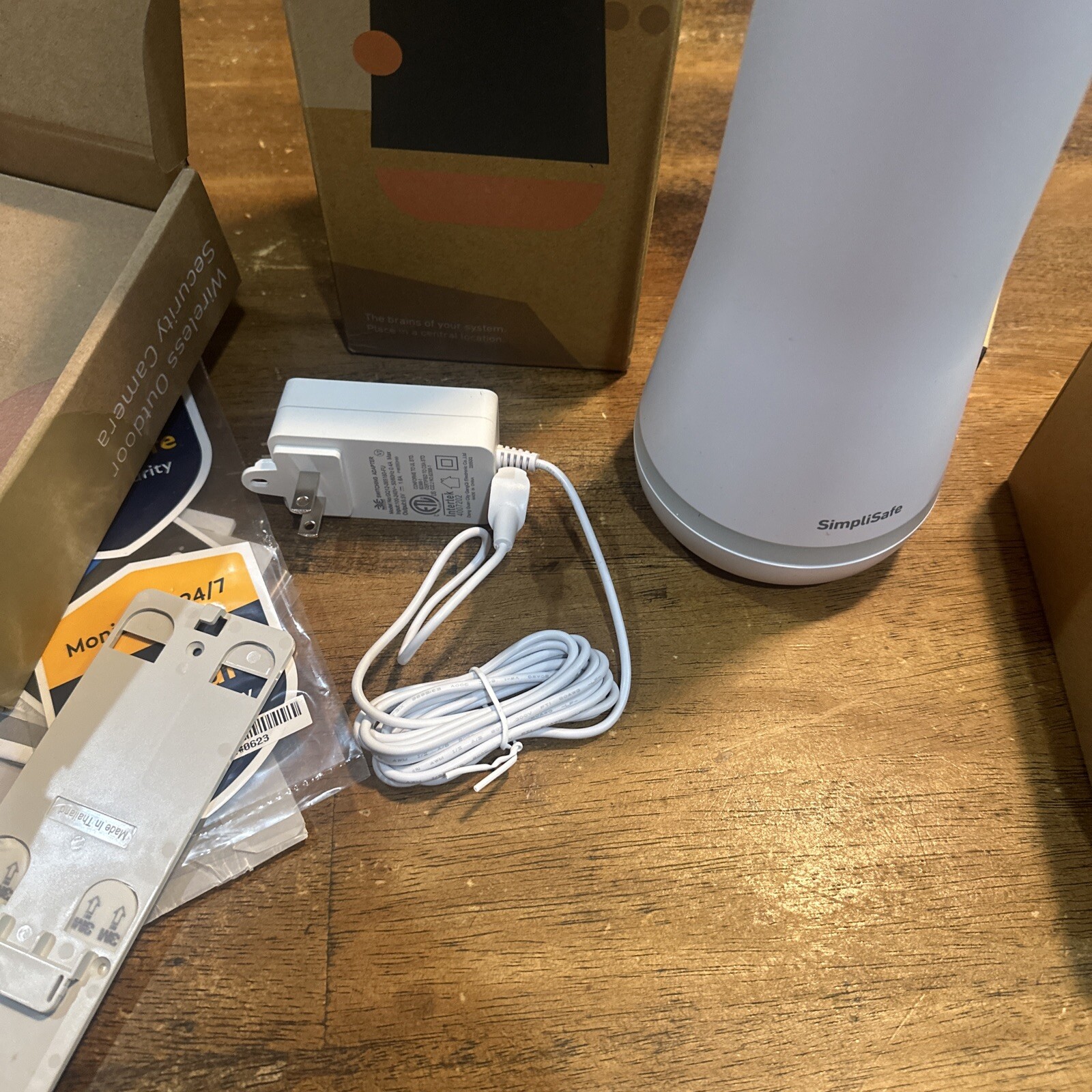 SimpliSafe Wireless Outdoor 1080P Camera White CMOB1. NO BATTERY System Lot!