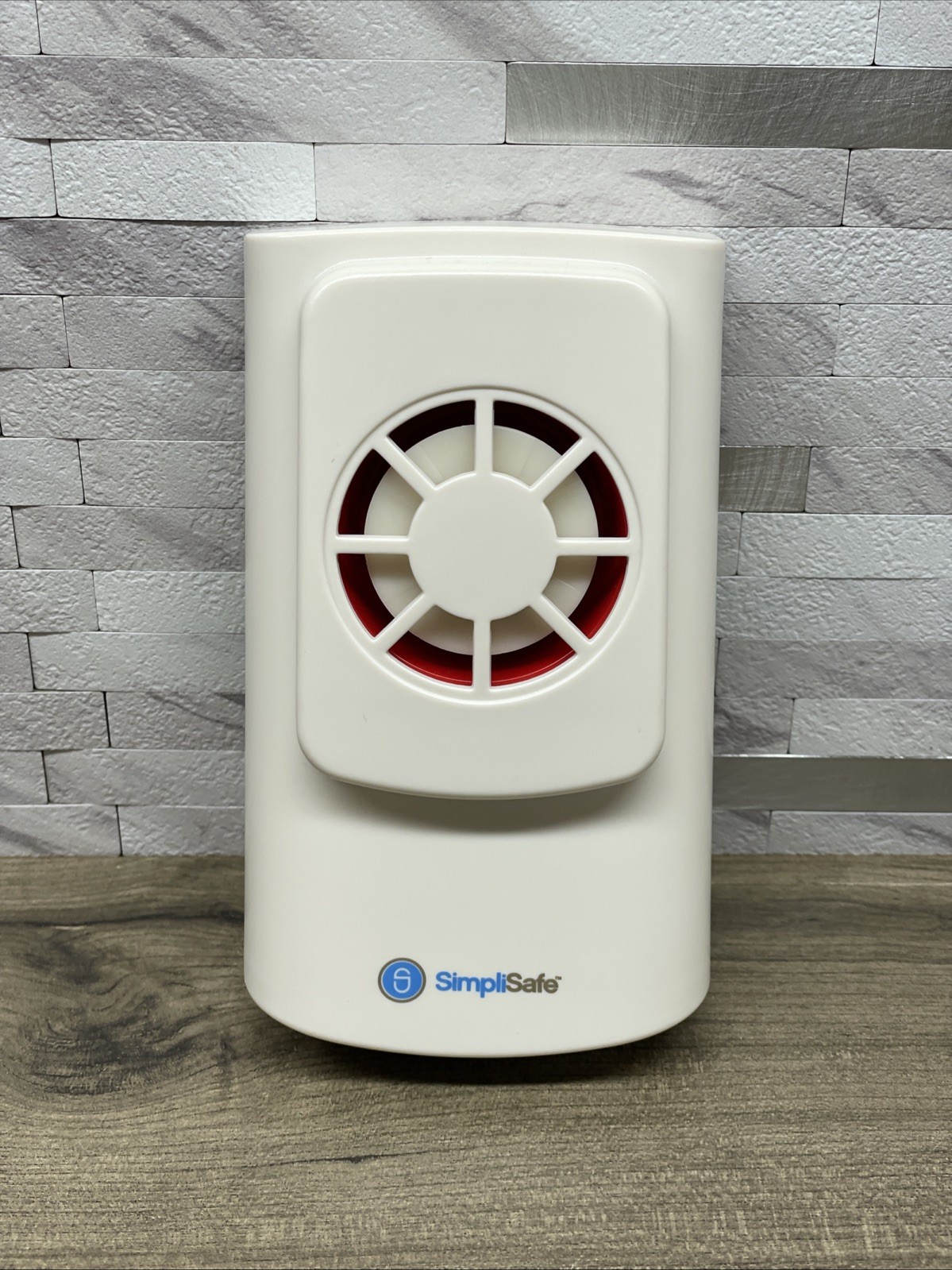 SimpliSafe 105 Decibel Wireless Siren 1st Generation Home Security WS1000