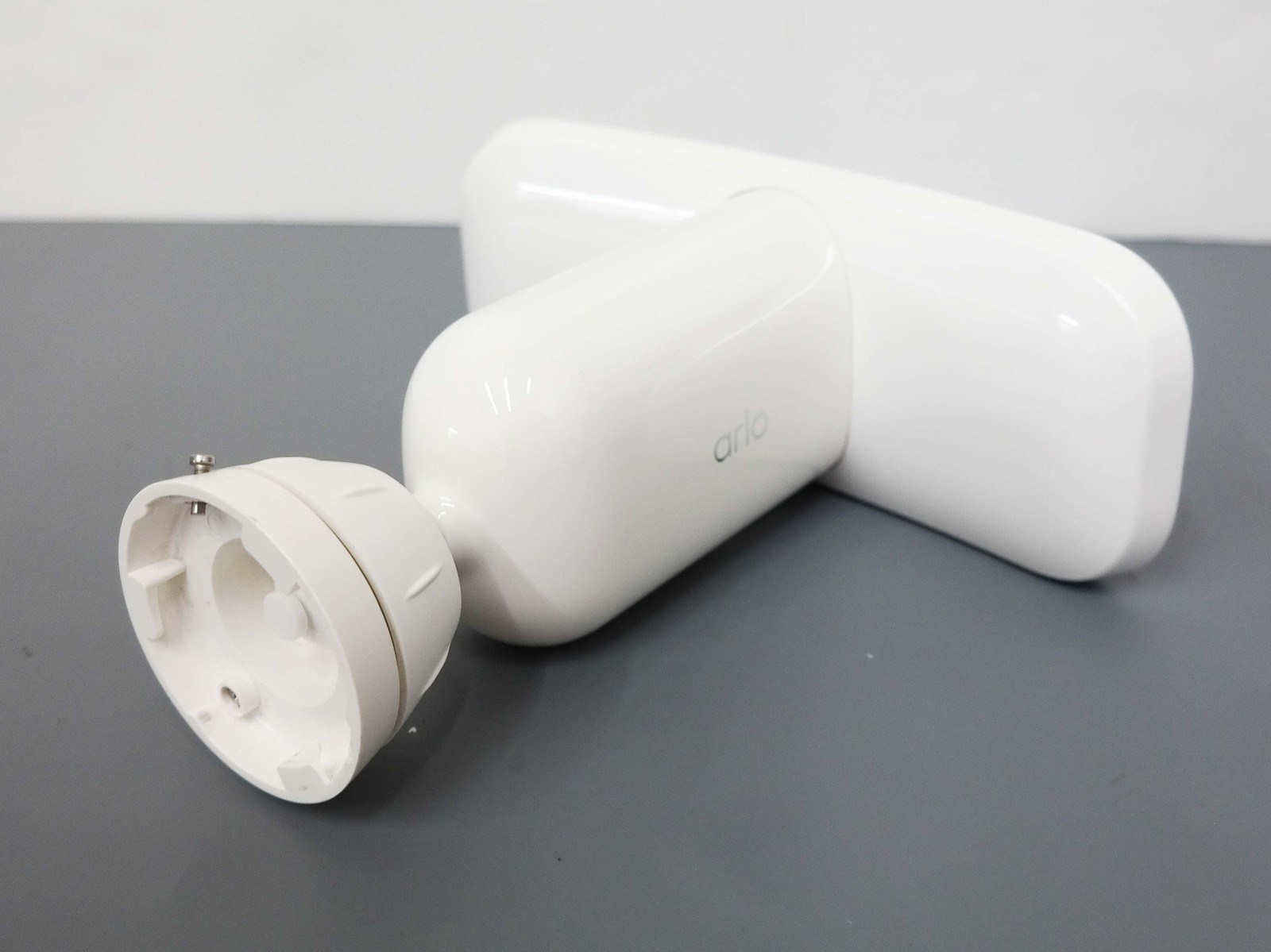 Arlo Pro 3 FB1001 Floodlight Indoor/Outdoor Security Camera – White
