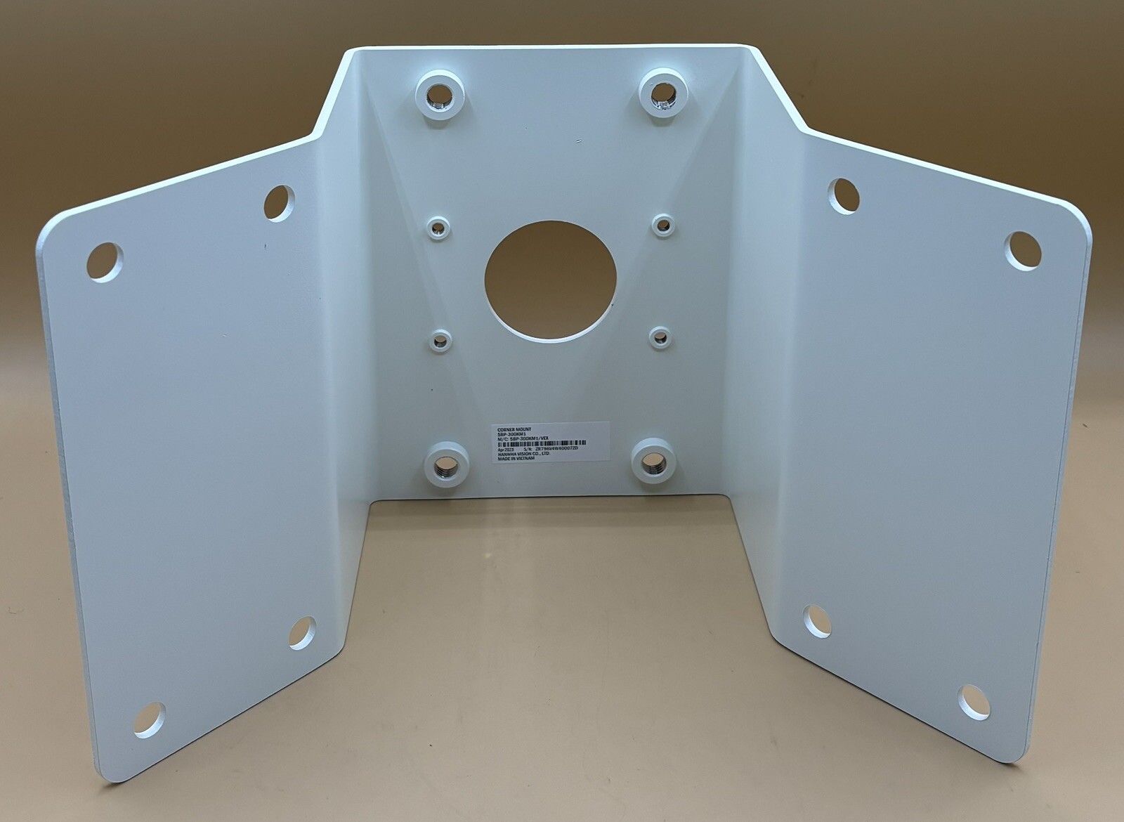 Hanwha Vision SBP-300KM1 Corner Mount Adapter – 4 pcs.